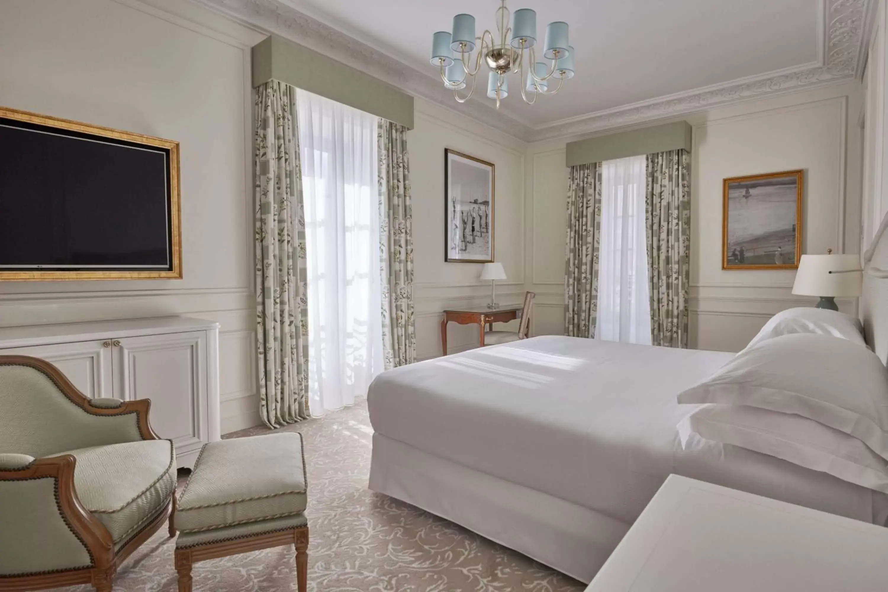 Photo of the whole room, Bed in Hôtel du Palais Biarritz, in The Unbound Collection by Hyatt