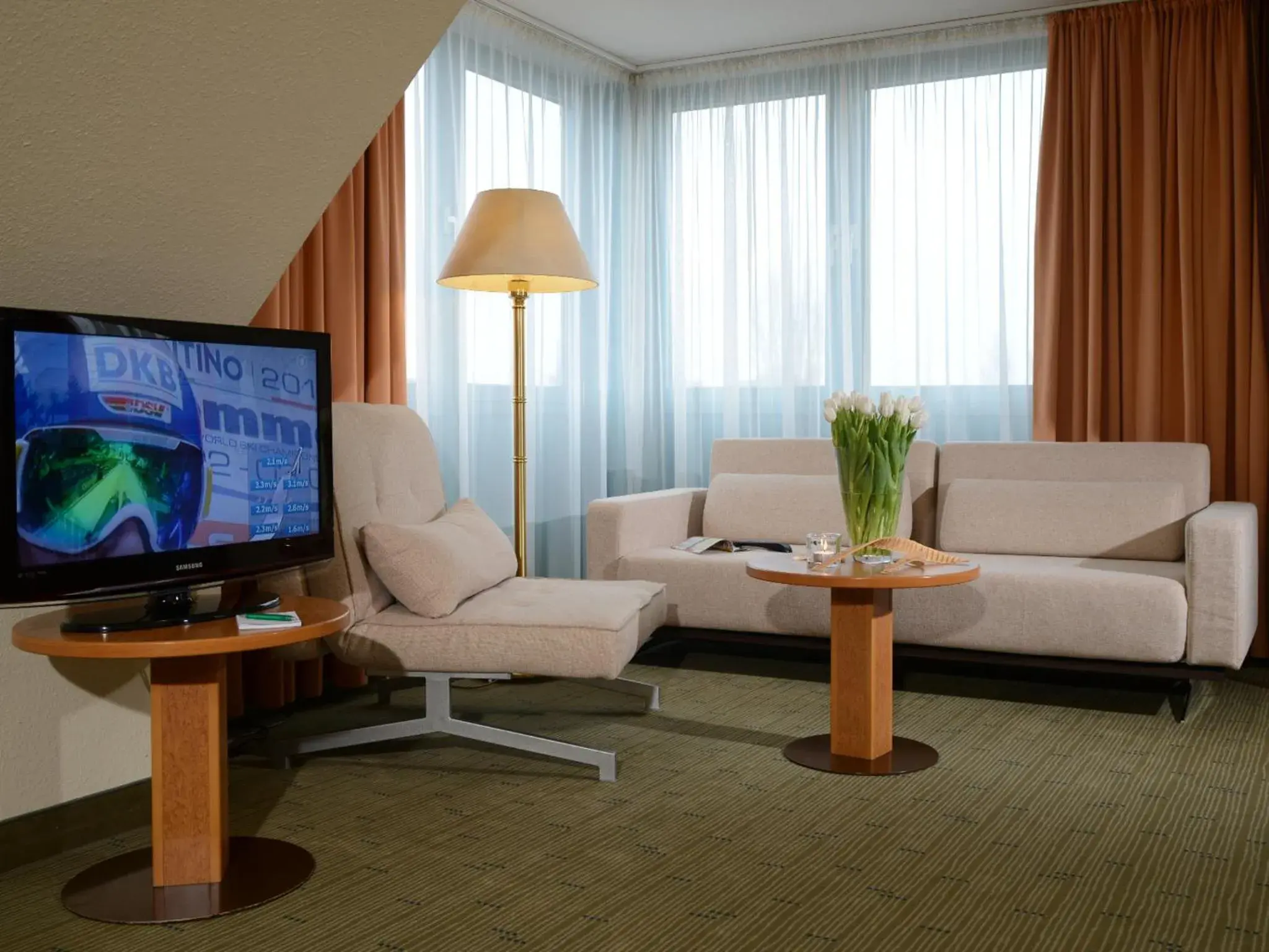 Photo of the whole room, TV/Entertainment Center in Hotel Residenz Oberhausen