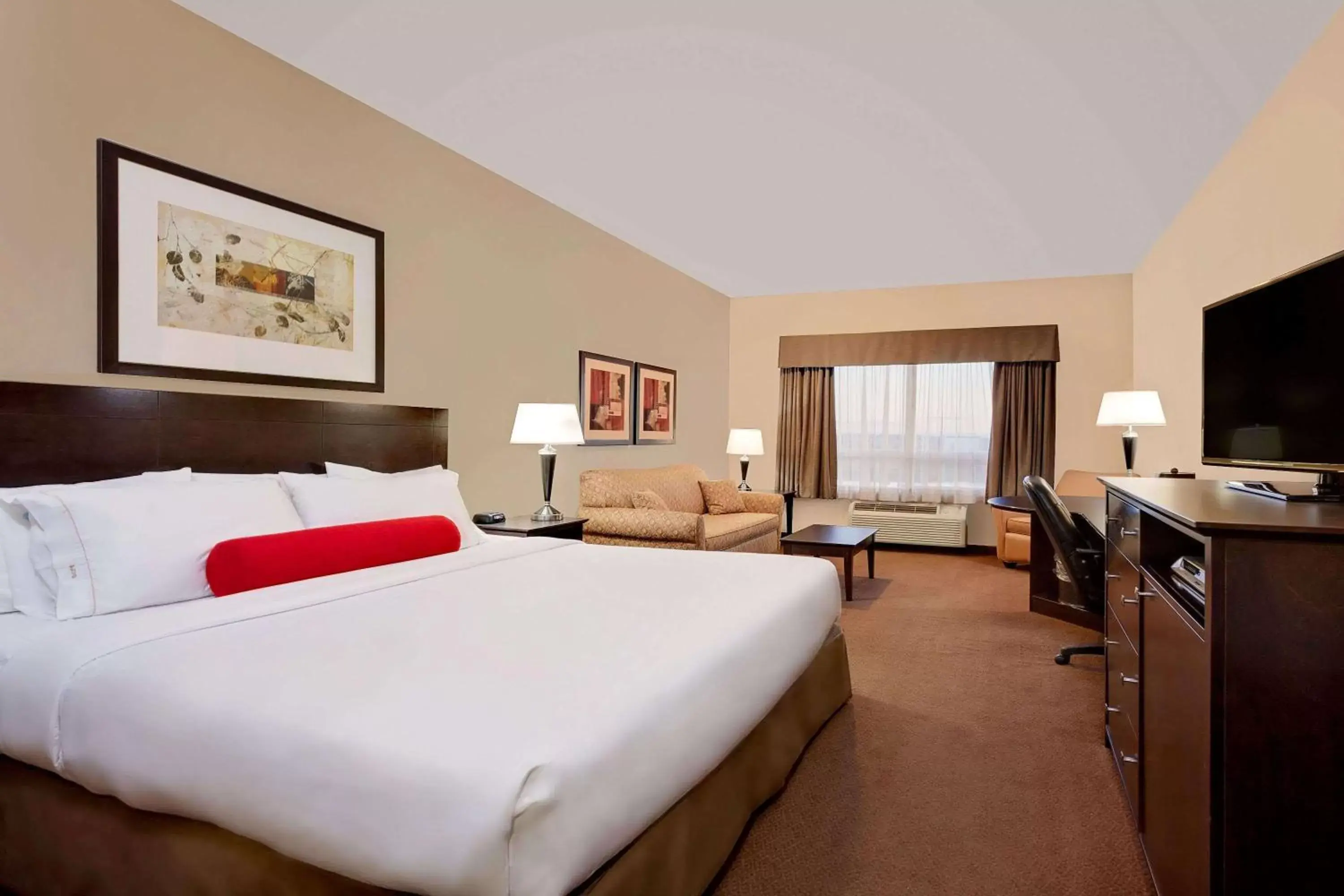 Photo of the whole room, Bed in Ramada by Wyndham Stettler