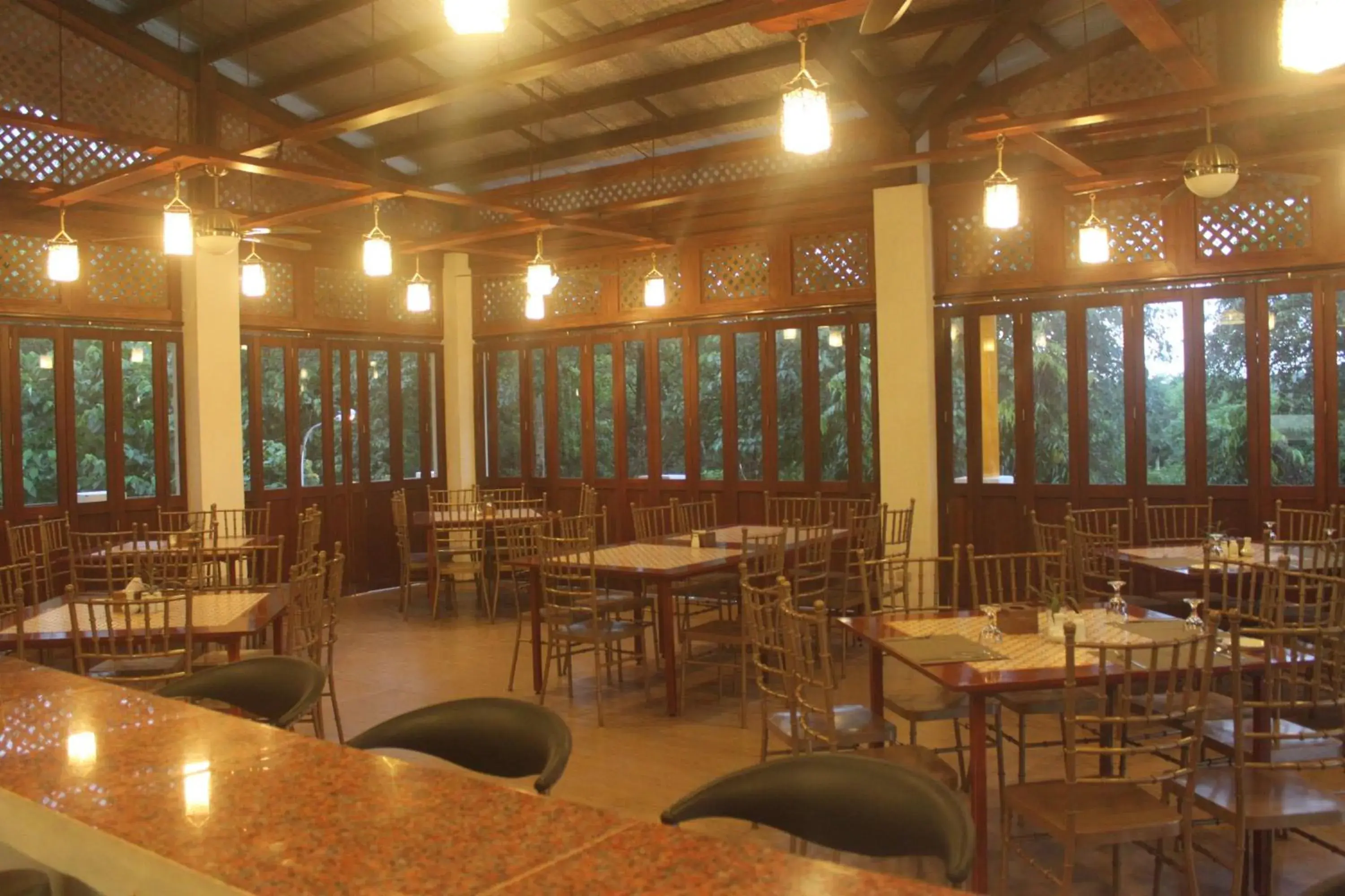 Restaurant/Places to Eat in Coron Hilltop View Resort