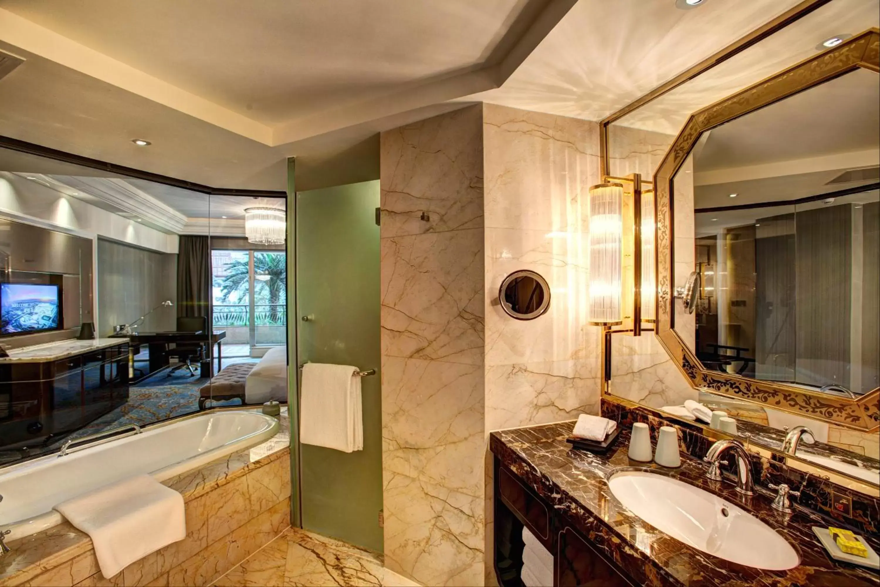 Photo of the whole room, Bathroom in InterContinental Chengdu Global Center, an IHG Hotel