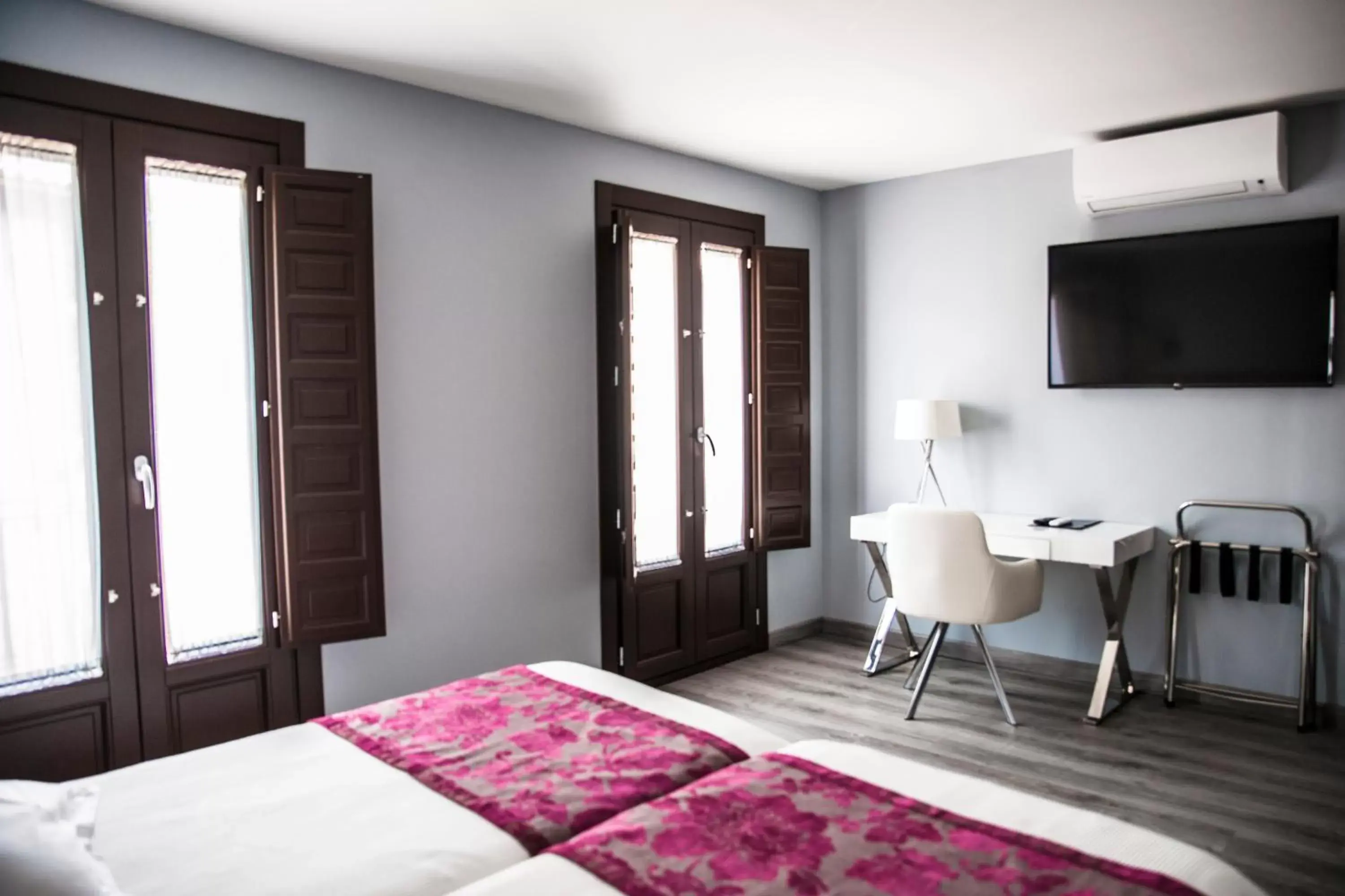 Bedroom, Bed in Evenia Alcalá Boutique Hotel