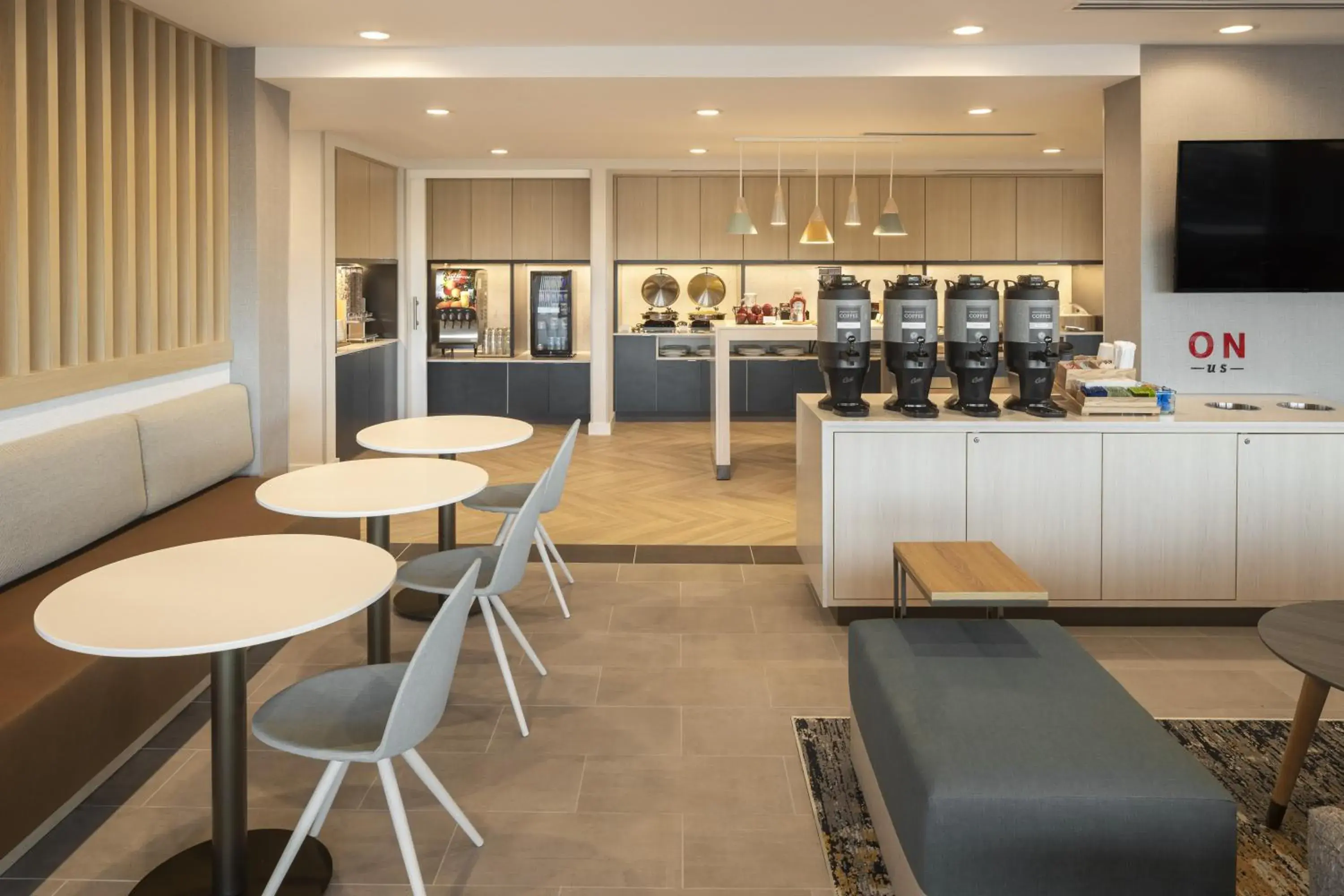 Dining area in TownePlace Suites by Marriott Georgetown