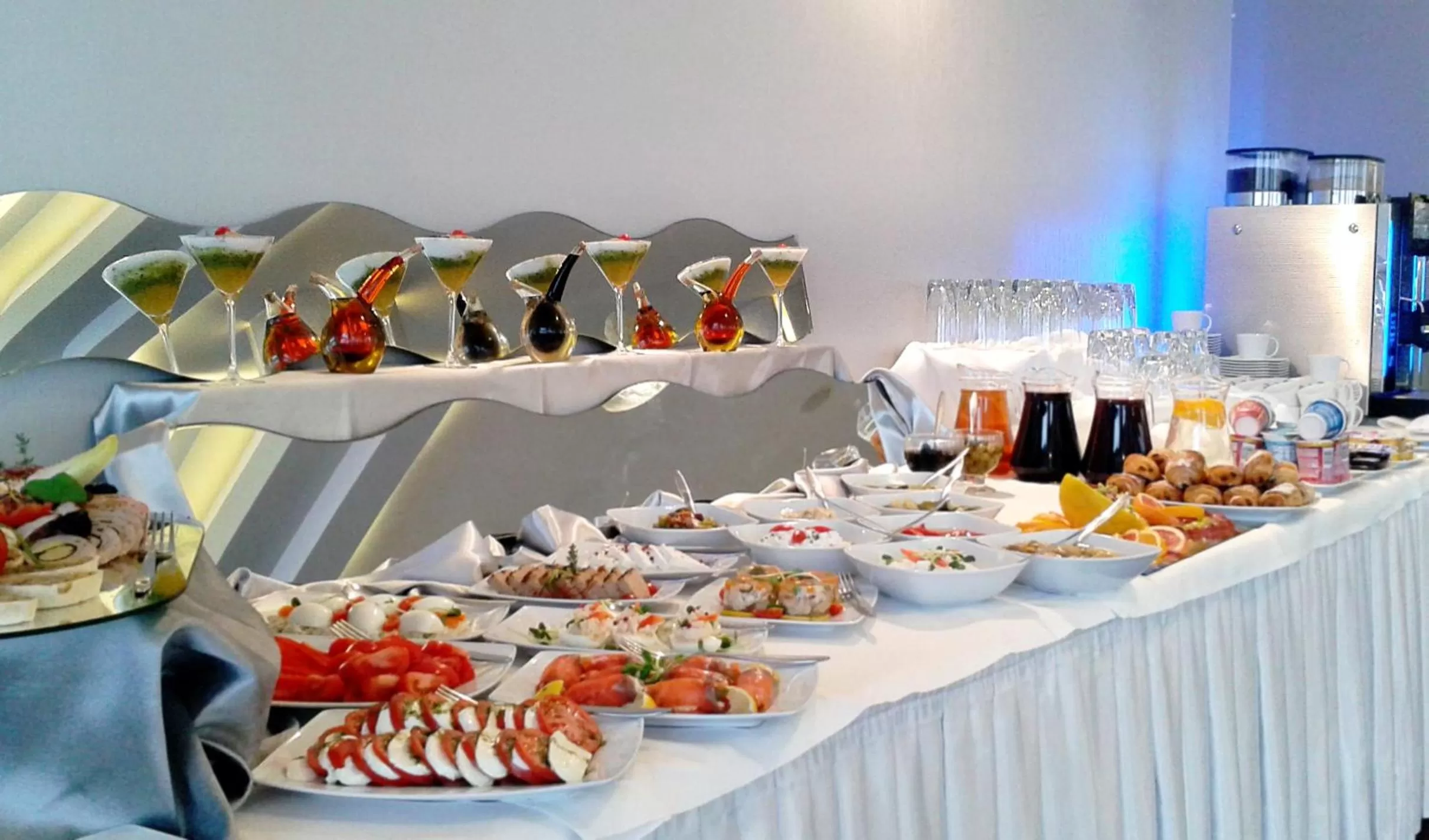 Buffet breakfast in Hotel Zimowit