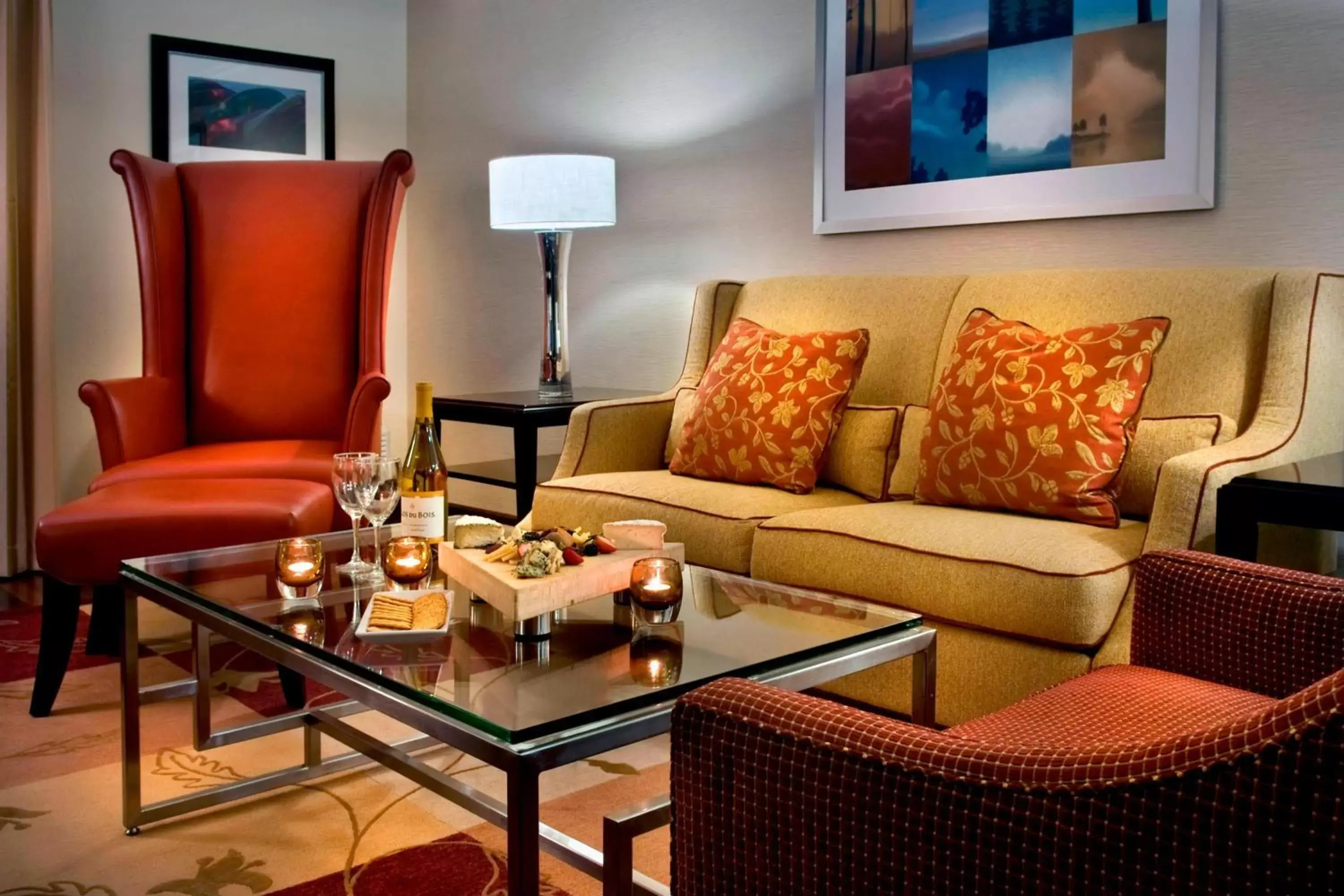 Living room, Seating Area in Trumbull Marriott Shelton