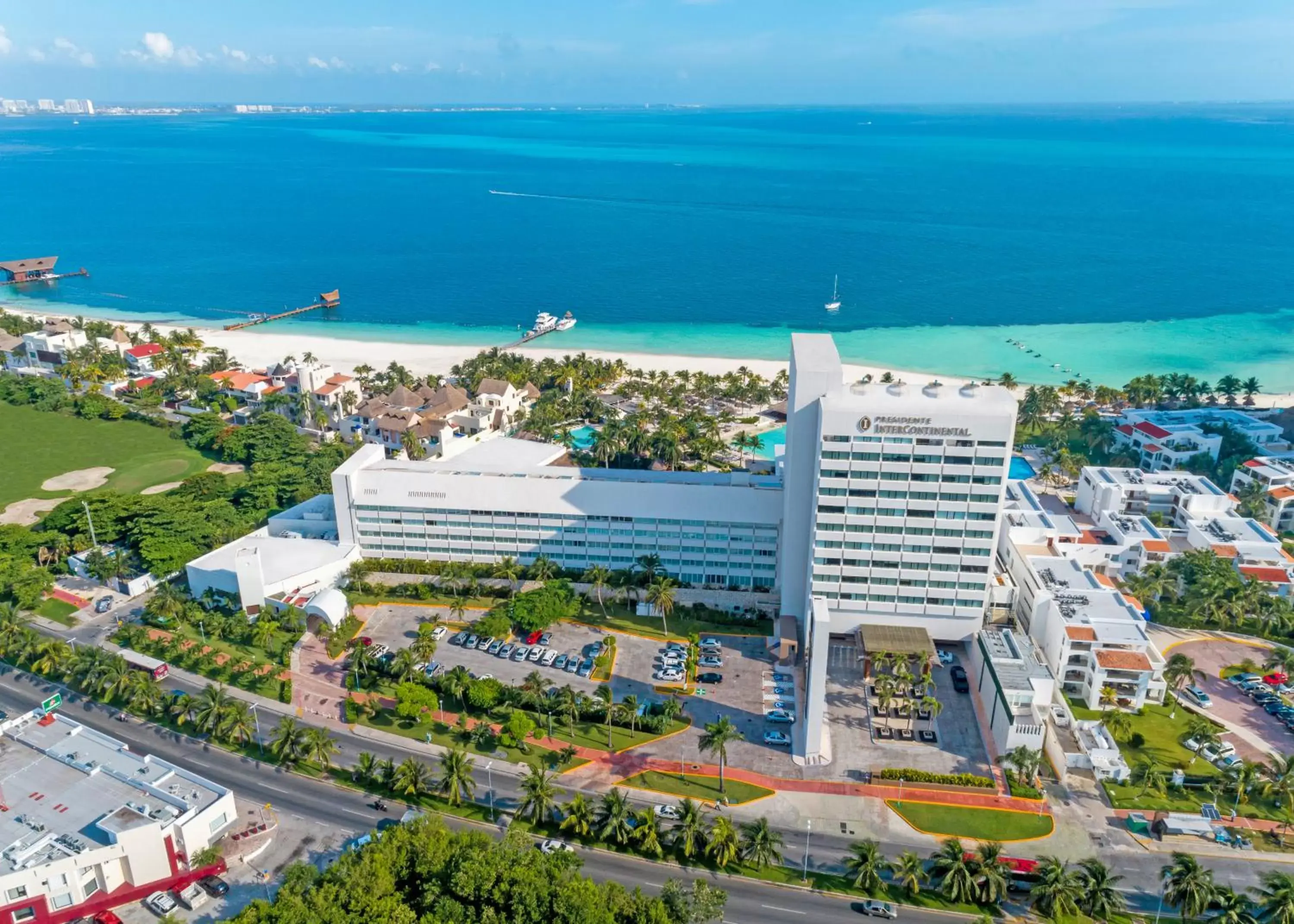 Property building, Bird's-eye View in InterContinental Presidente Cancun Resort