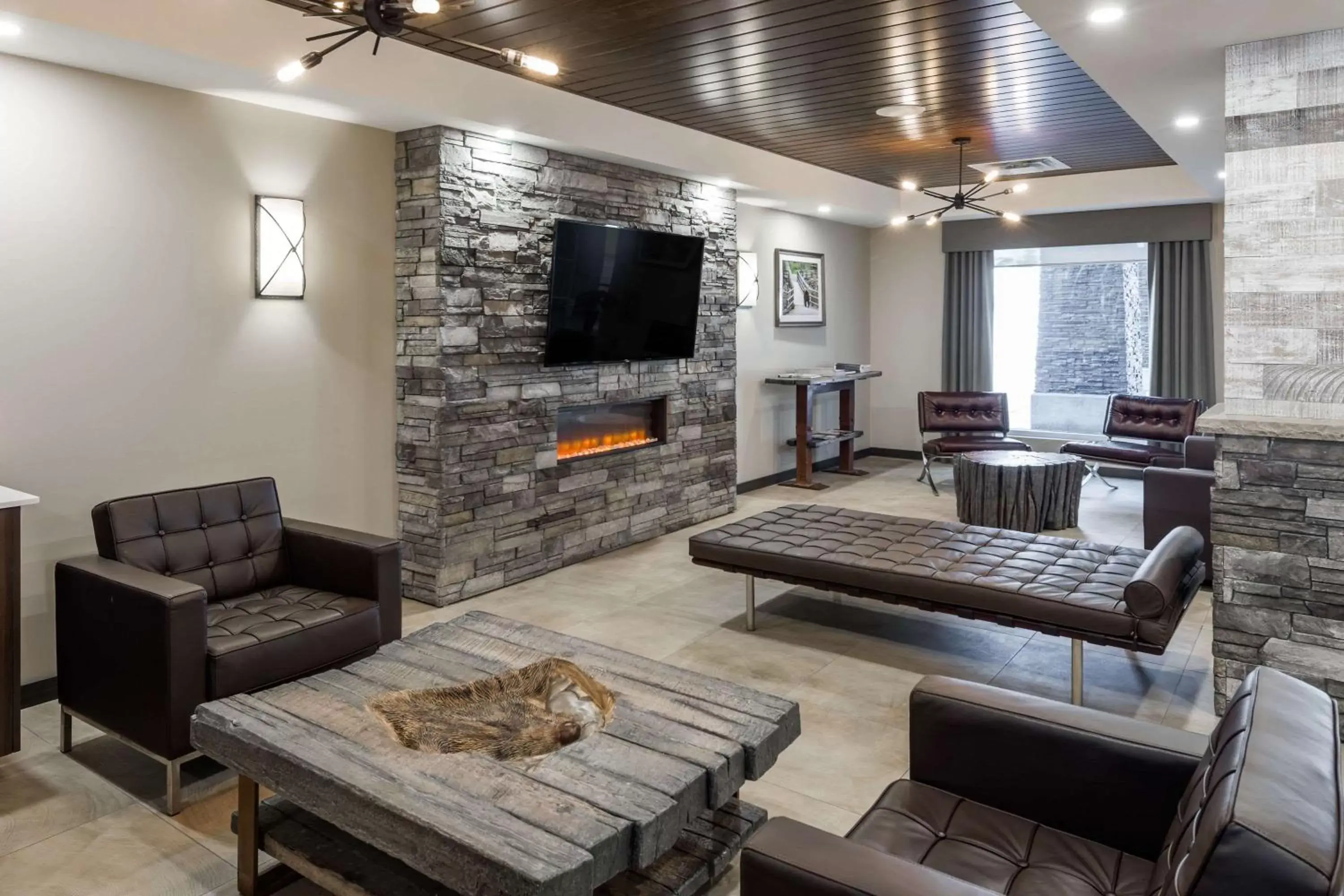 Lobby or reception, Seating Area in Ramada by Wyndham Revelstoke