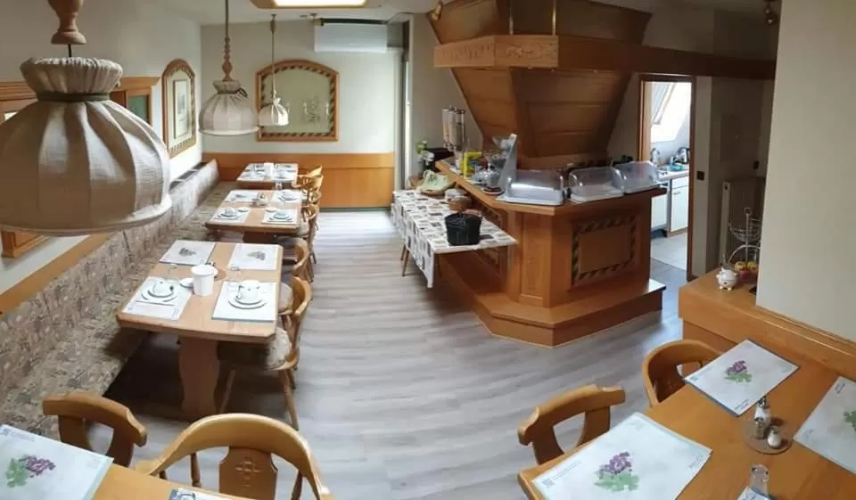 Breakfast in Hotel Restaurant Paelzer-Buwe