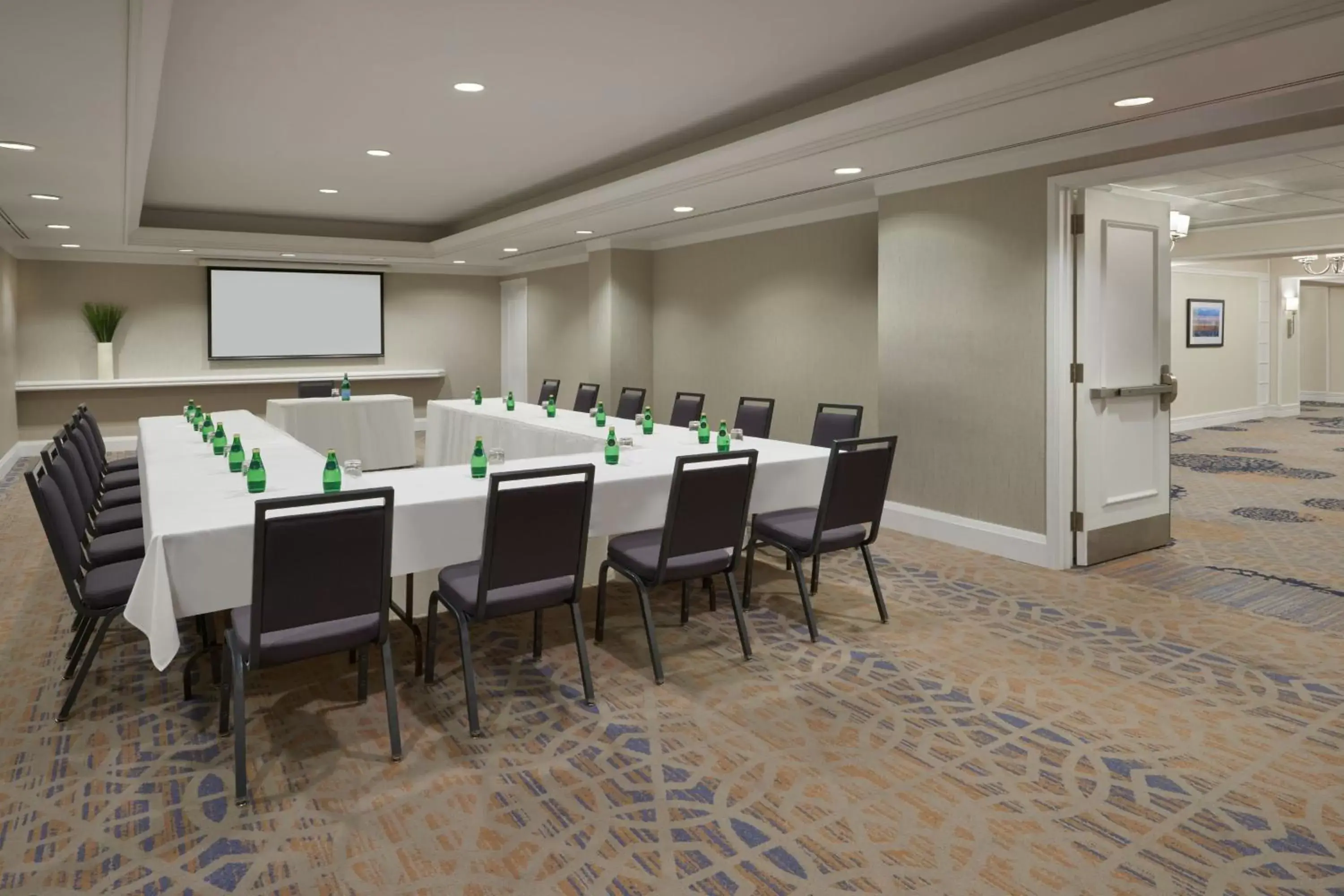 Meeting/conference room in Sheraton Parkway Toronto North Hotel & Suites