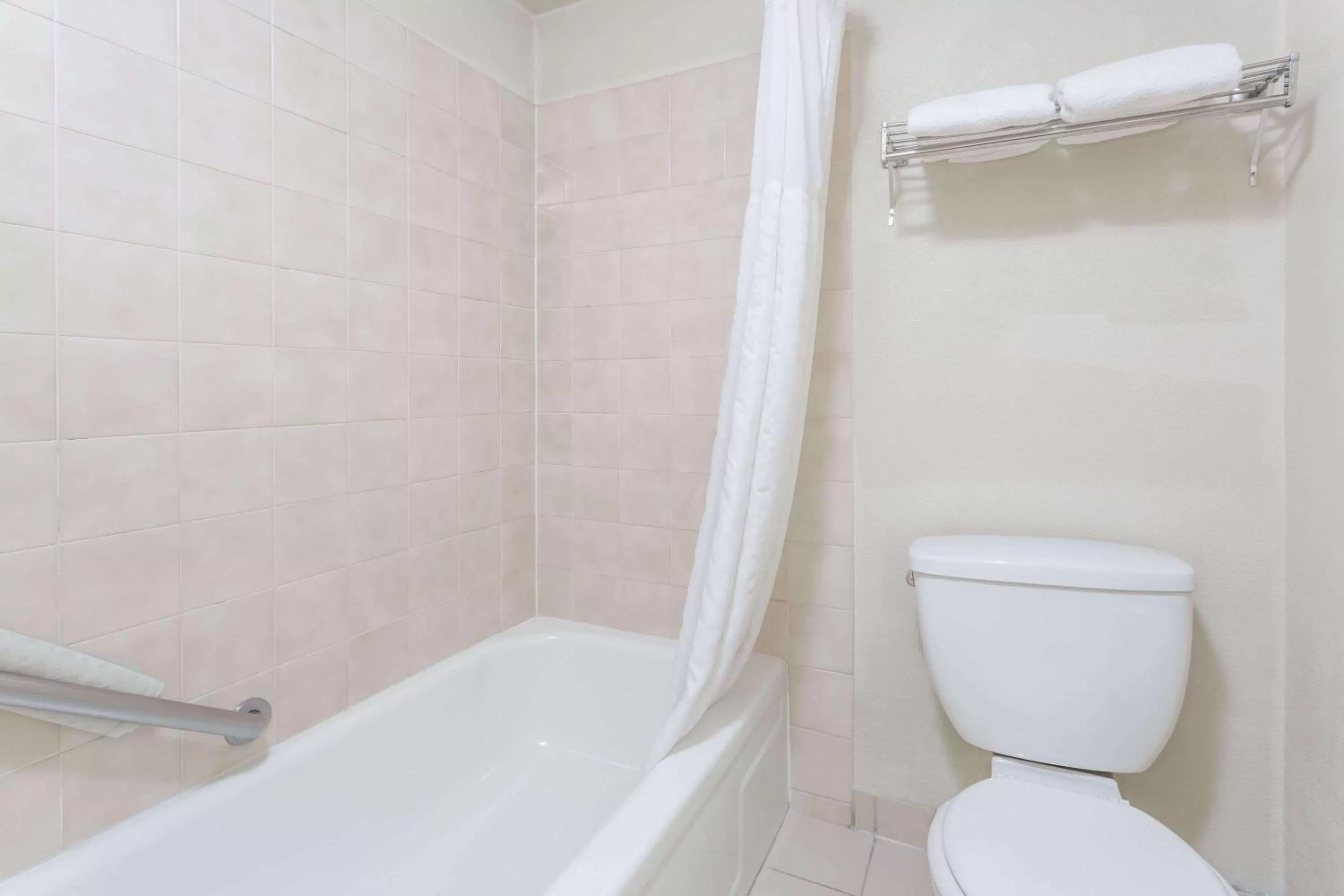 Bathroom in Days Inn by Wyndham in San Bernardino