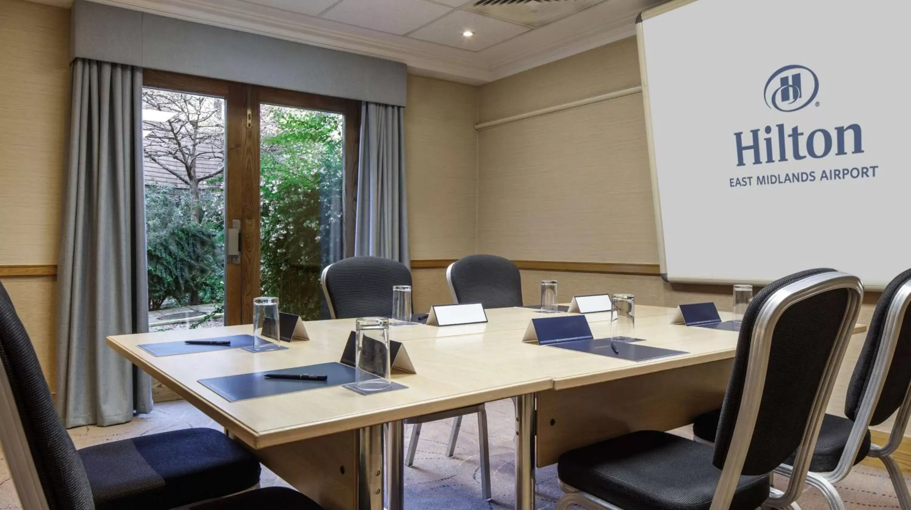 Meeting/conference room in Hilton East Midlands Airport