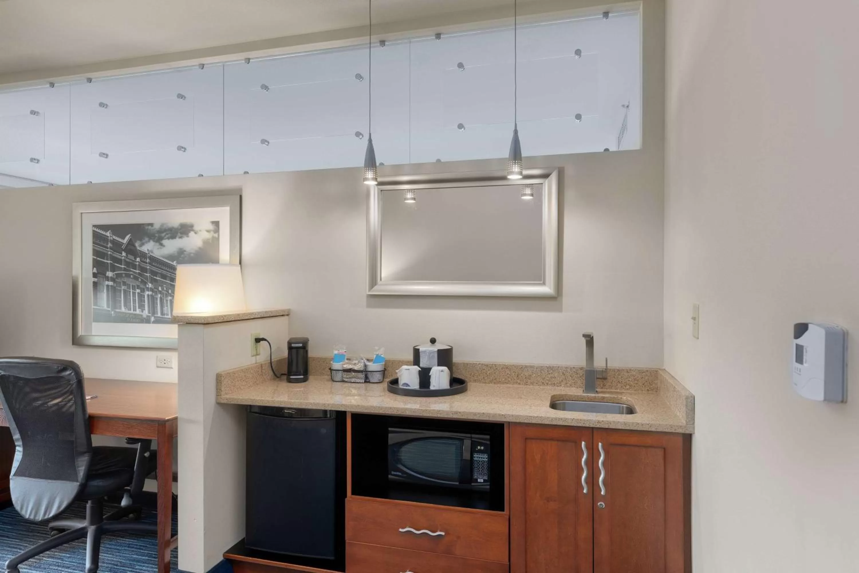 Bedroom in Hampton Inn & Suites Owensboro Downtown Waterfront