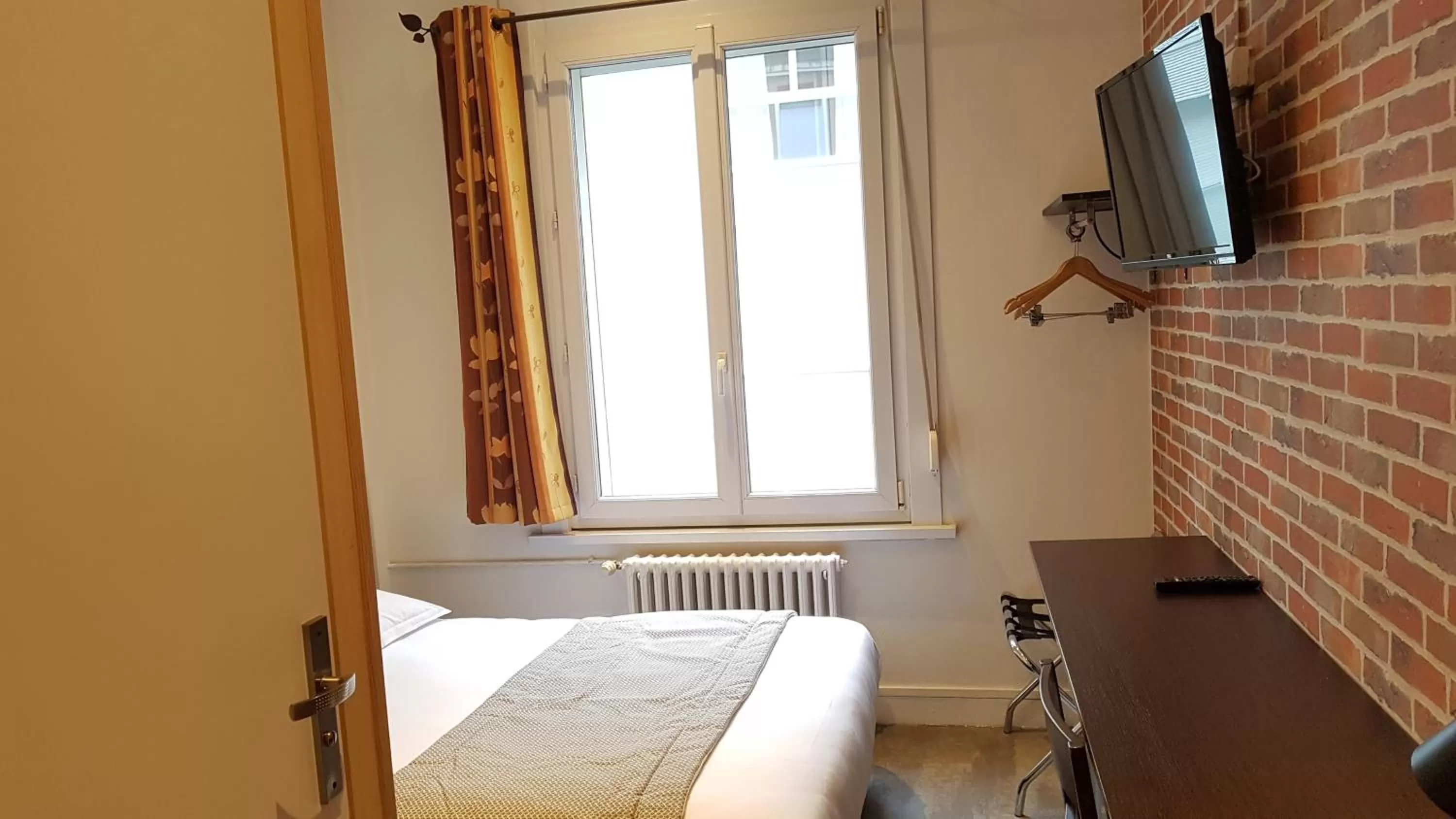 Photo of the whole room, Bed in Hotel Au Spatial