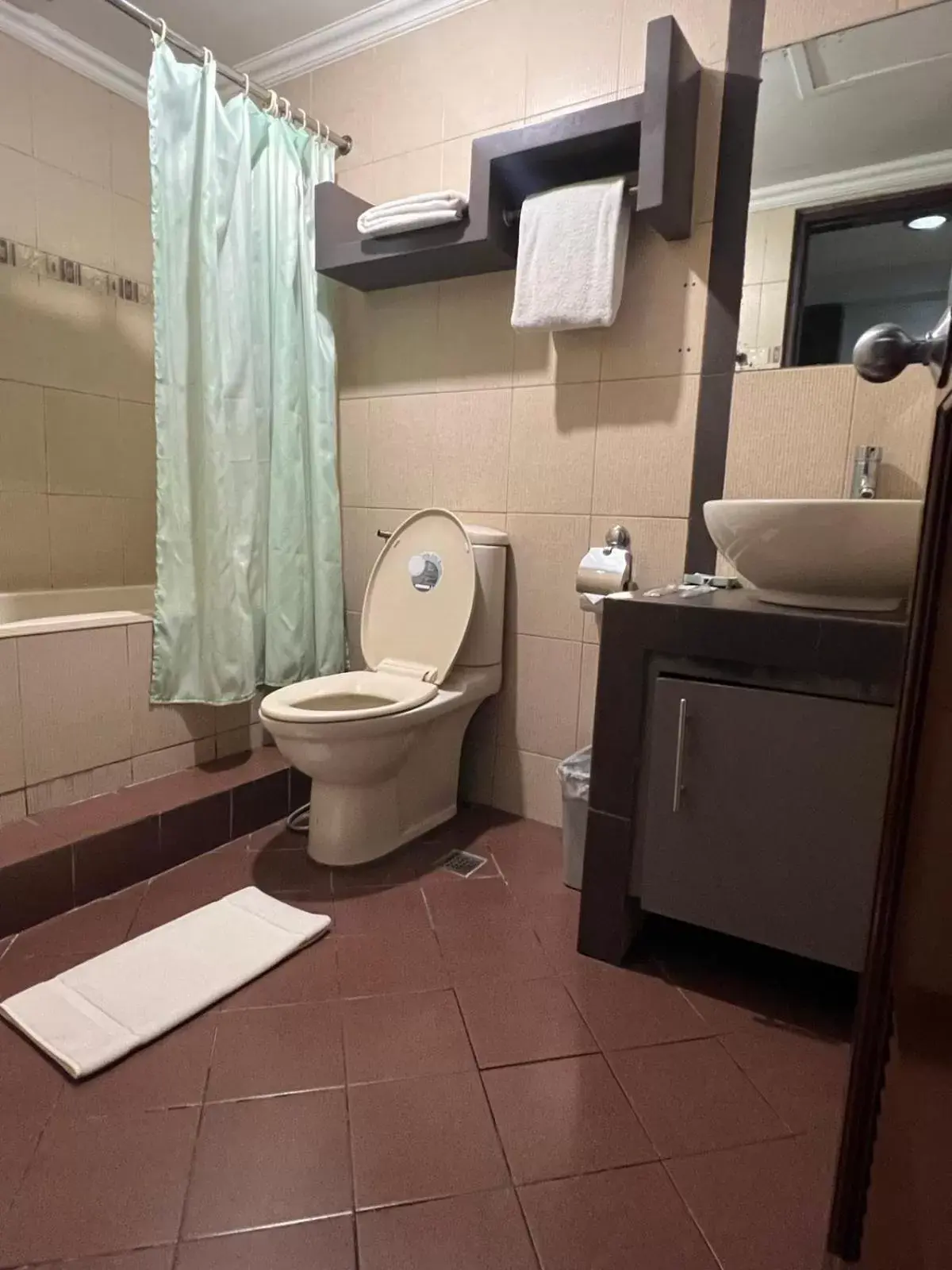 Bathroom in Jupiter Suites
