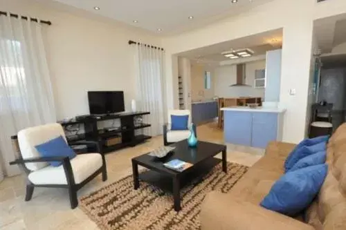 Living room, Seating Area in Watermark Luxury Oceanfront Residences