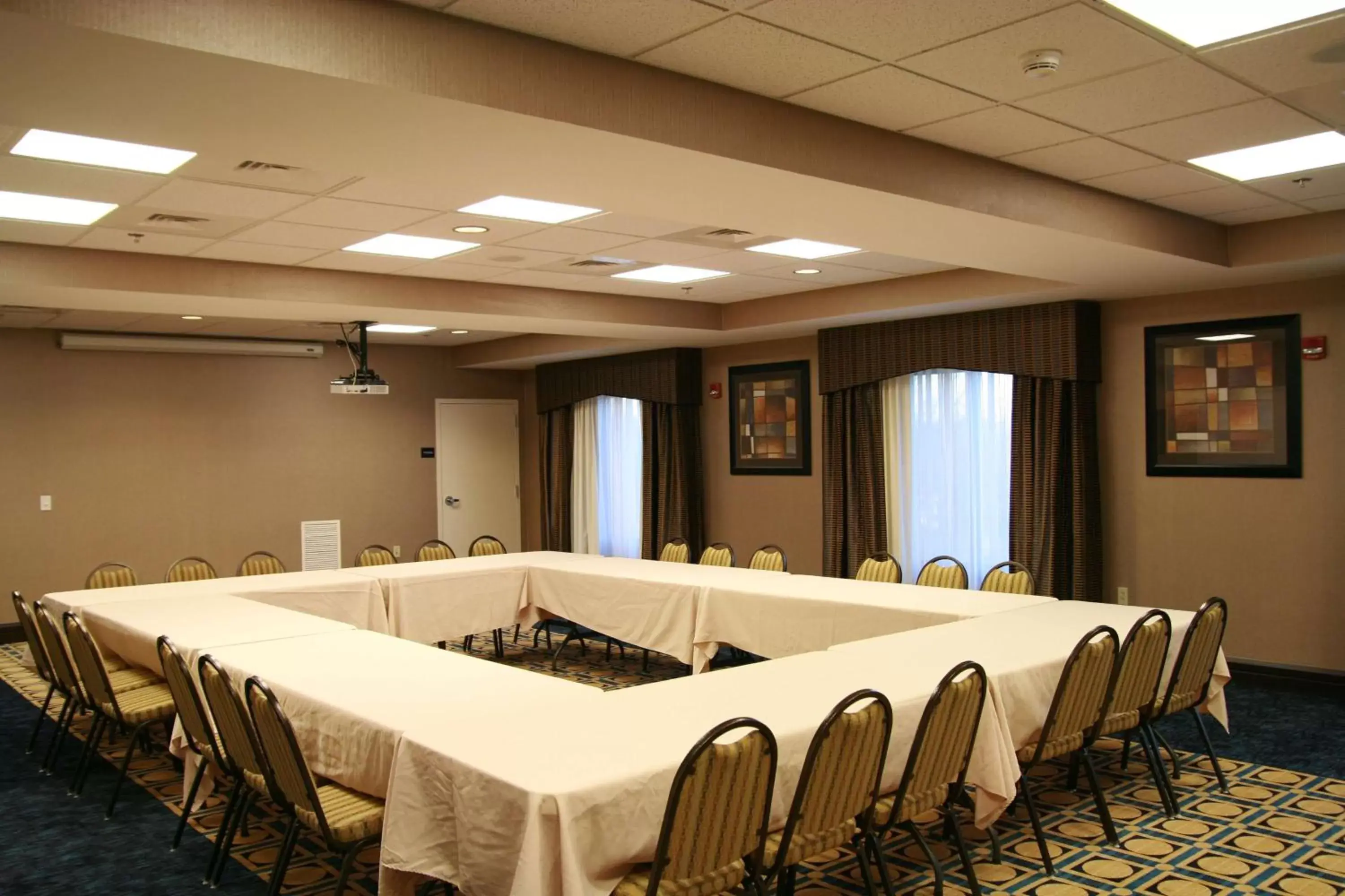 Meeting/conference room in Hampton Inn Topeka