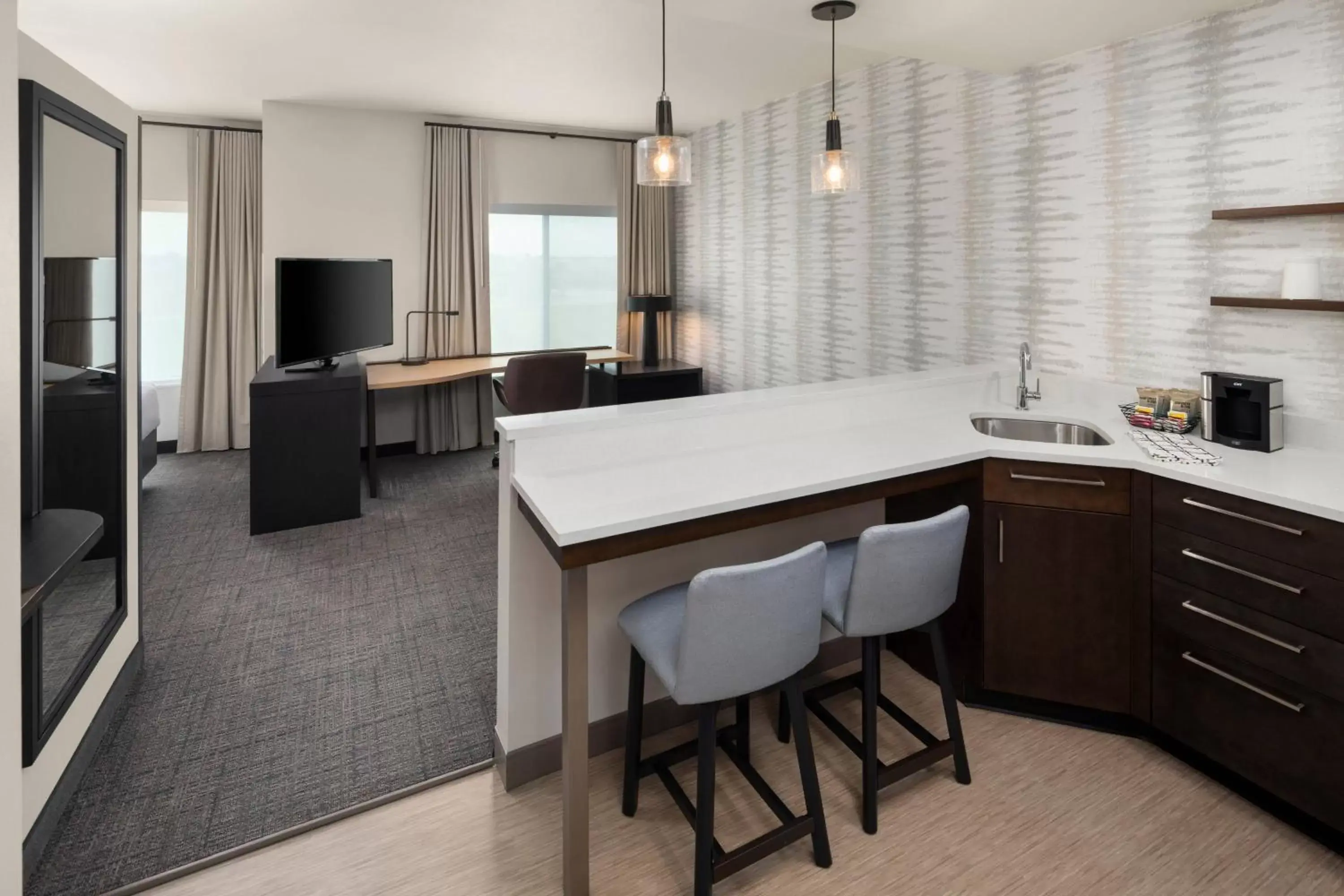 Photo of the whole room, Kitchen/Kitchenette in Residence Inn by Marriott East Peoria
