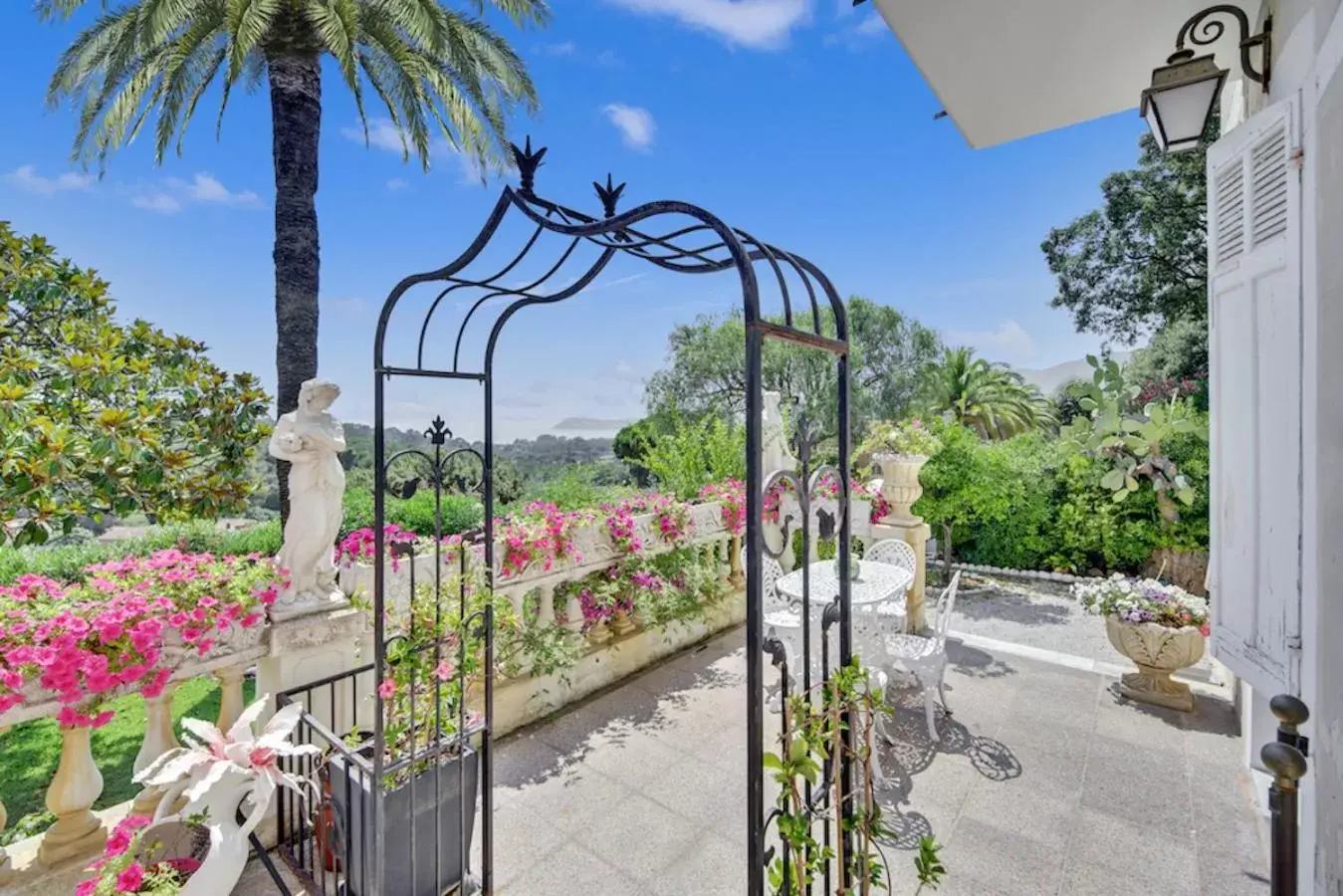 Balcony/Terrace in Le Château de Mei Lese