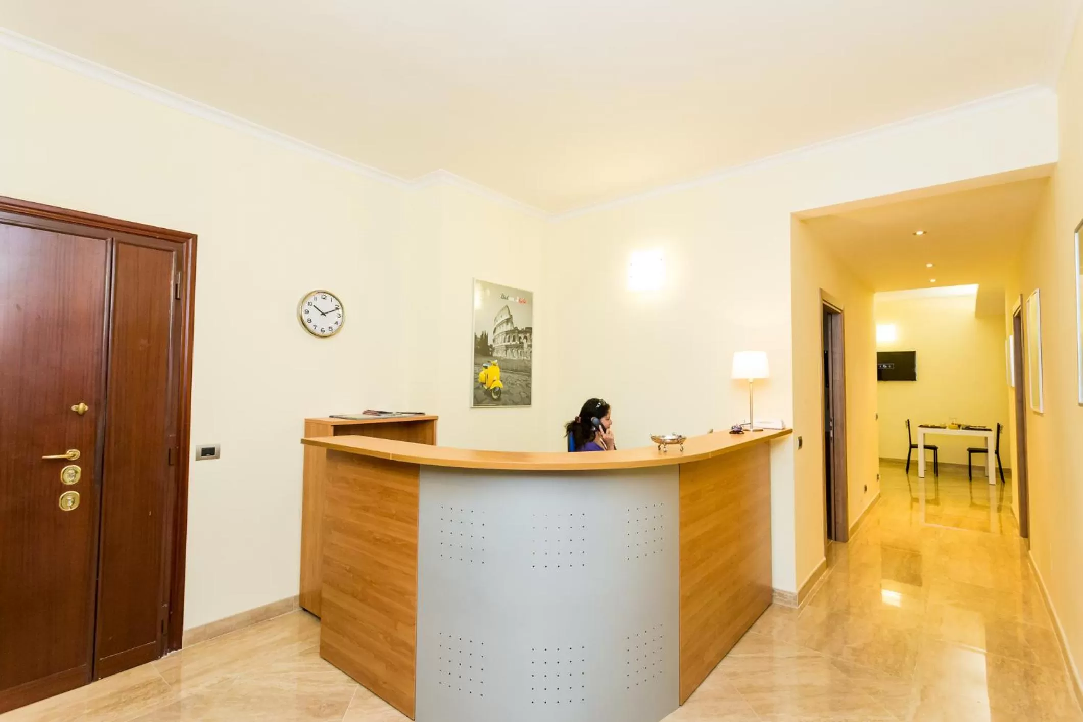 Lobby or reception in Trastevere's Friends