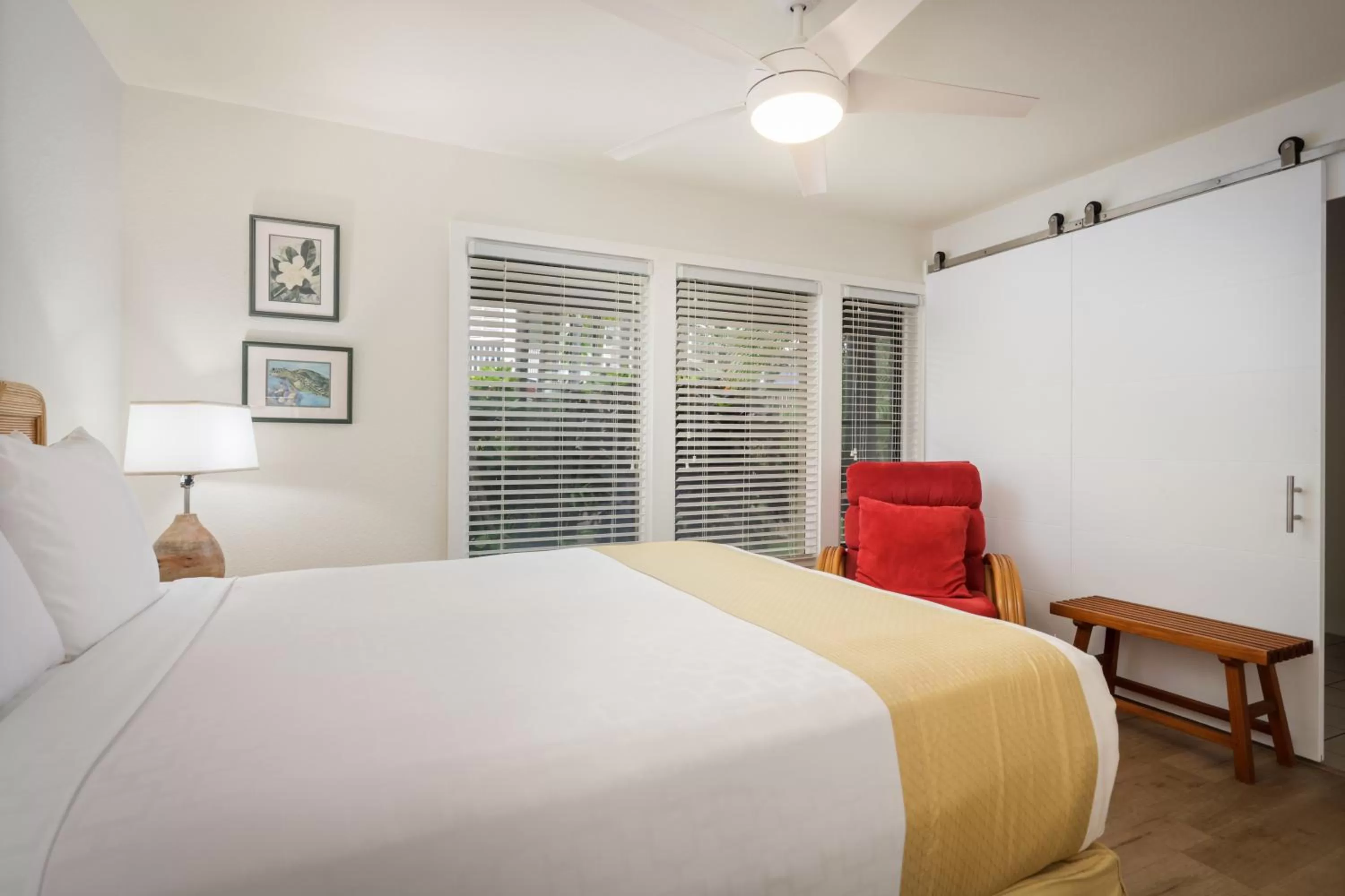 Bed in Aston At Poipu Kai