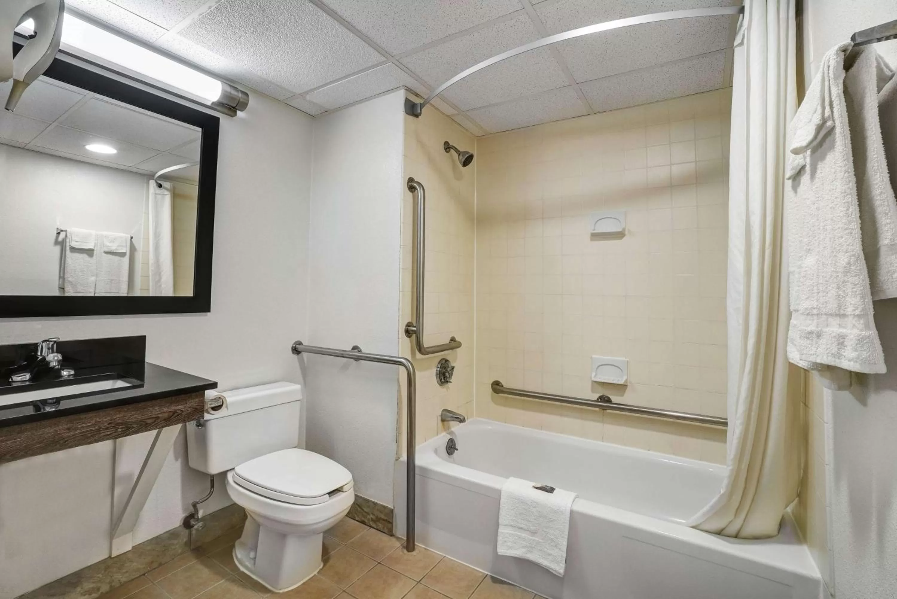 Photo of the whole room in Motel 6-Lawrenceville, NJ