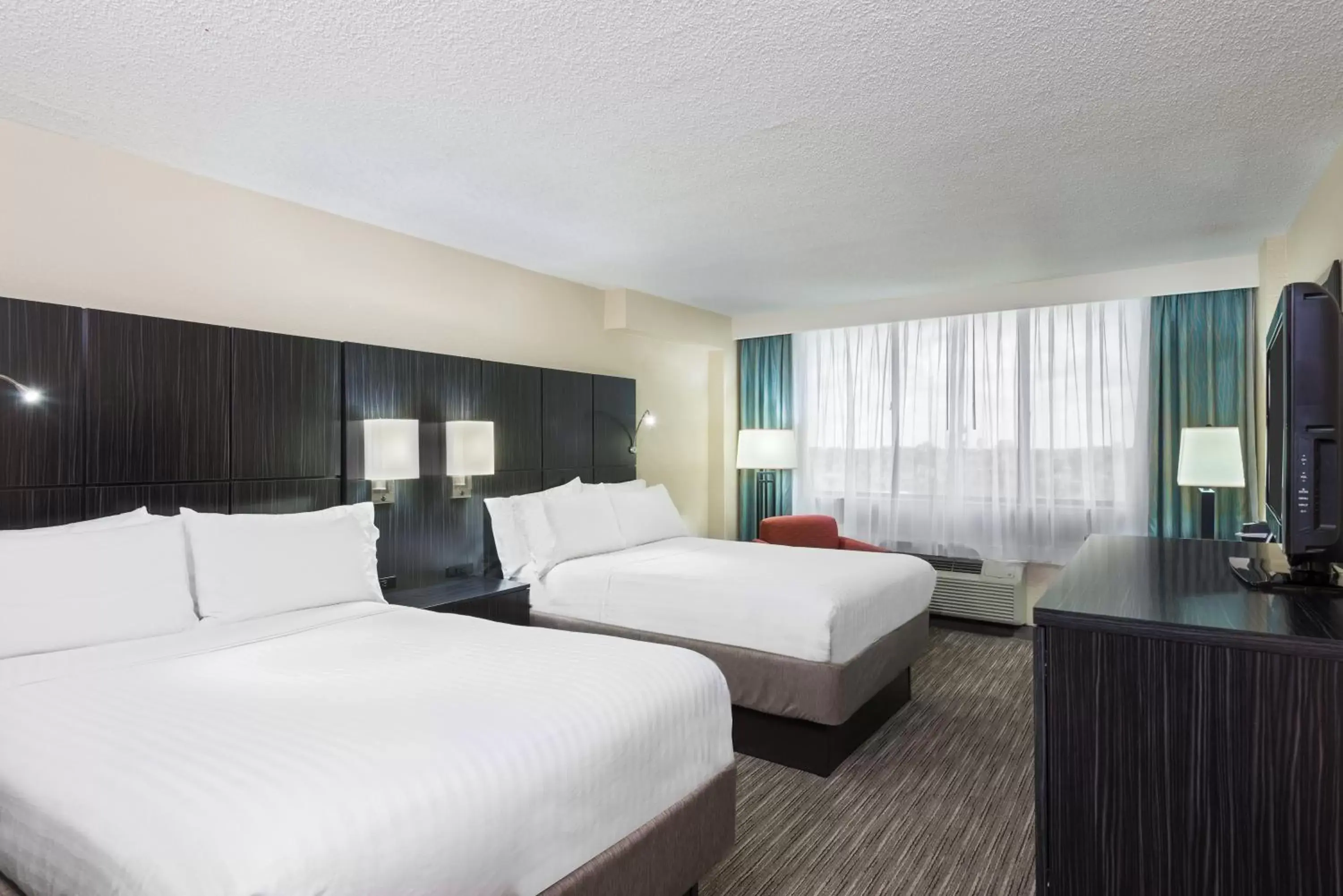 Photo of the whole room, Bed in Holiday Inn Express Hotel & Suites Ft. Lauderdale-Plantation, an IHG Hotel