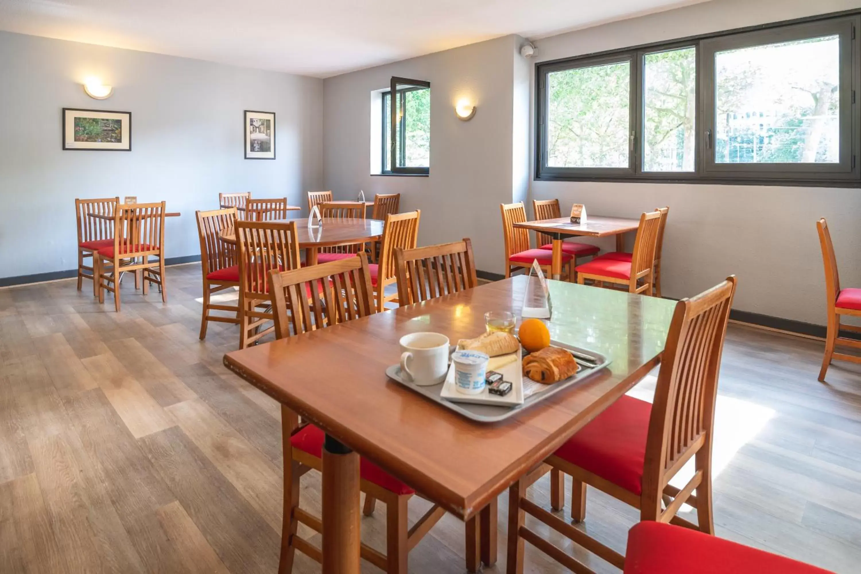 Breakfast, Restaurant/Places to Eat in B&B HOTEL Rouen Centre Rive Gauche