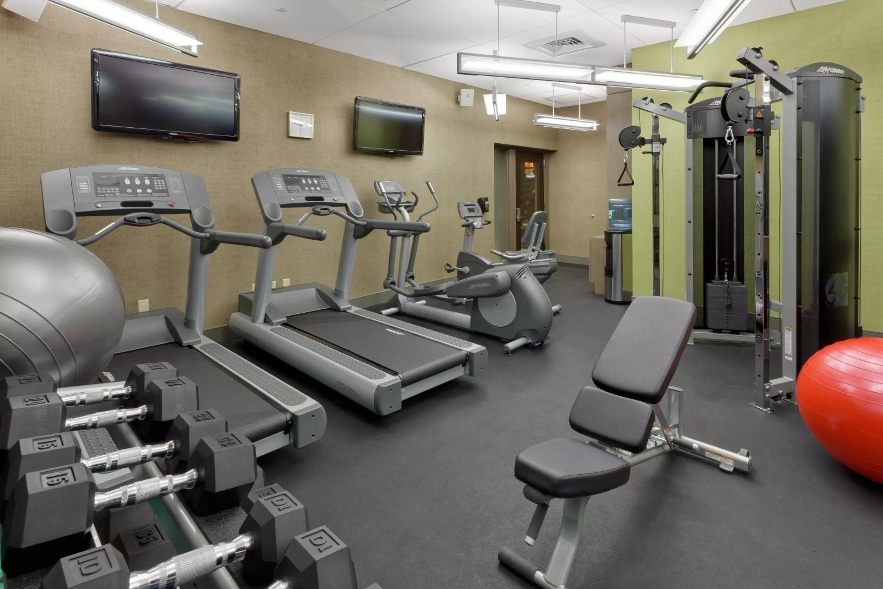 Fitness centre/facilities in Hotel Indigo East End by IHG