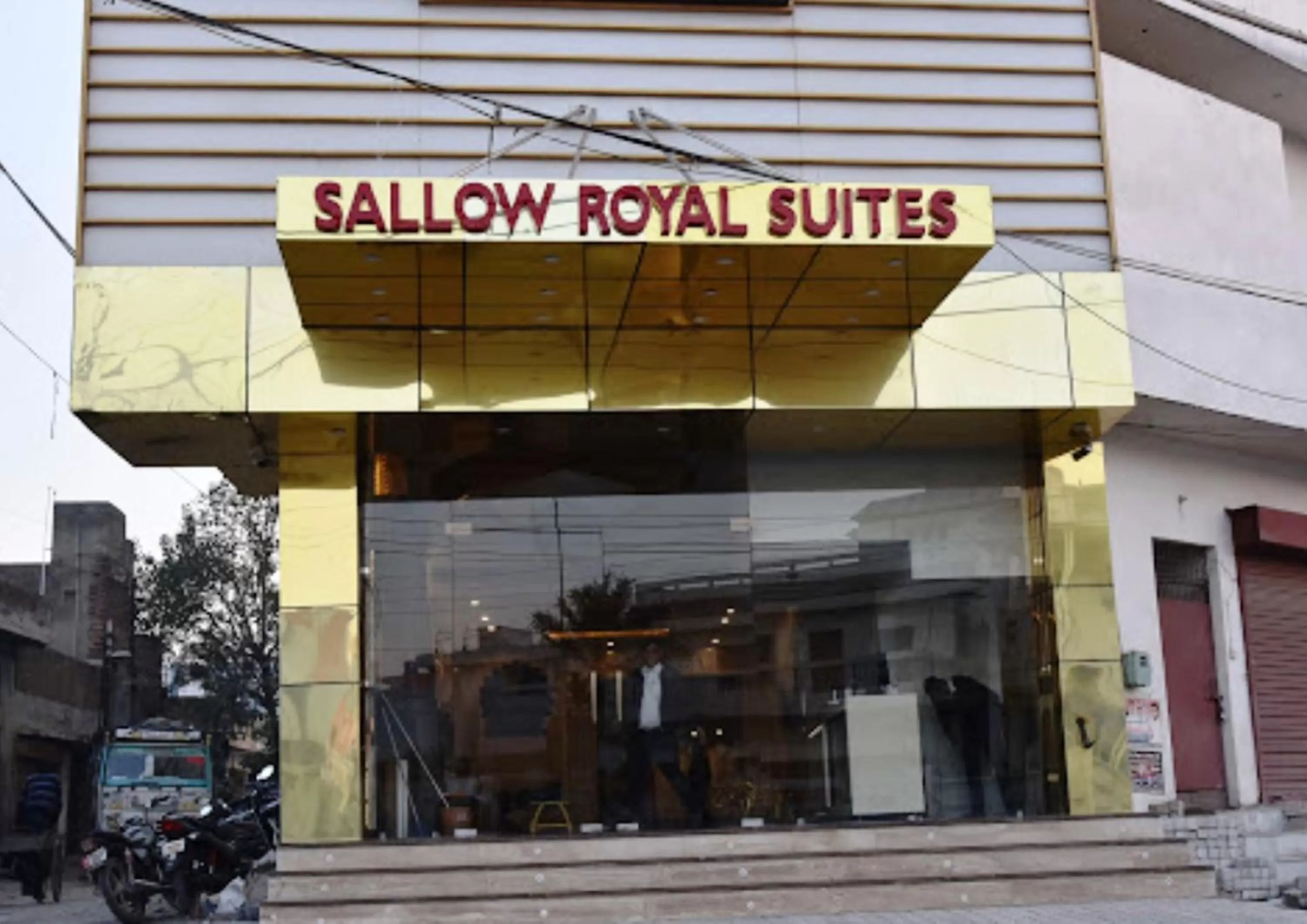 Facade/entrance in DIEU Sallow royal suites
