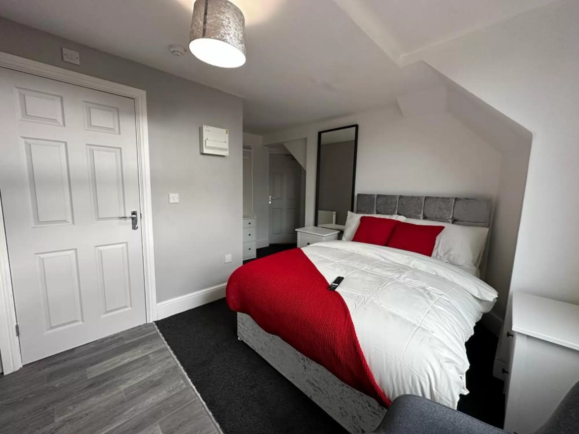 Bed in The Fishpond - Premier Nottingham Studios