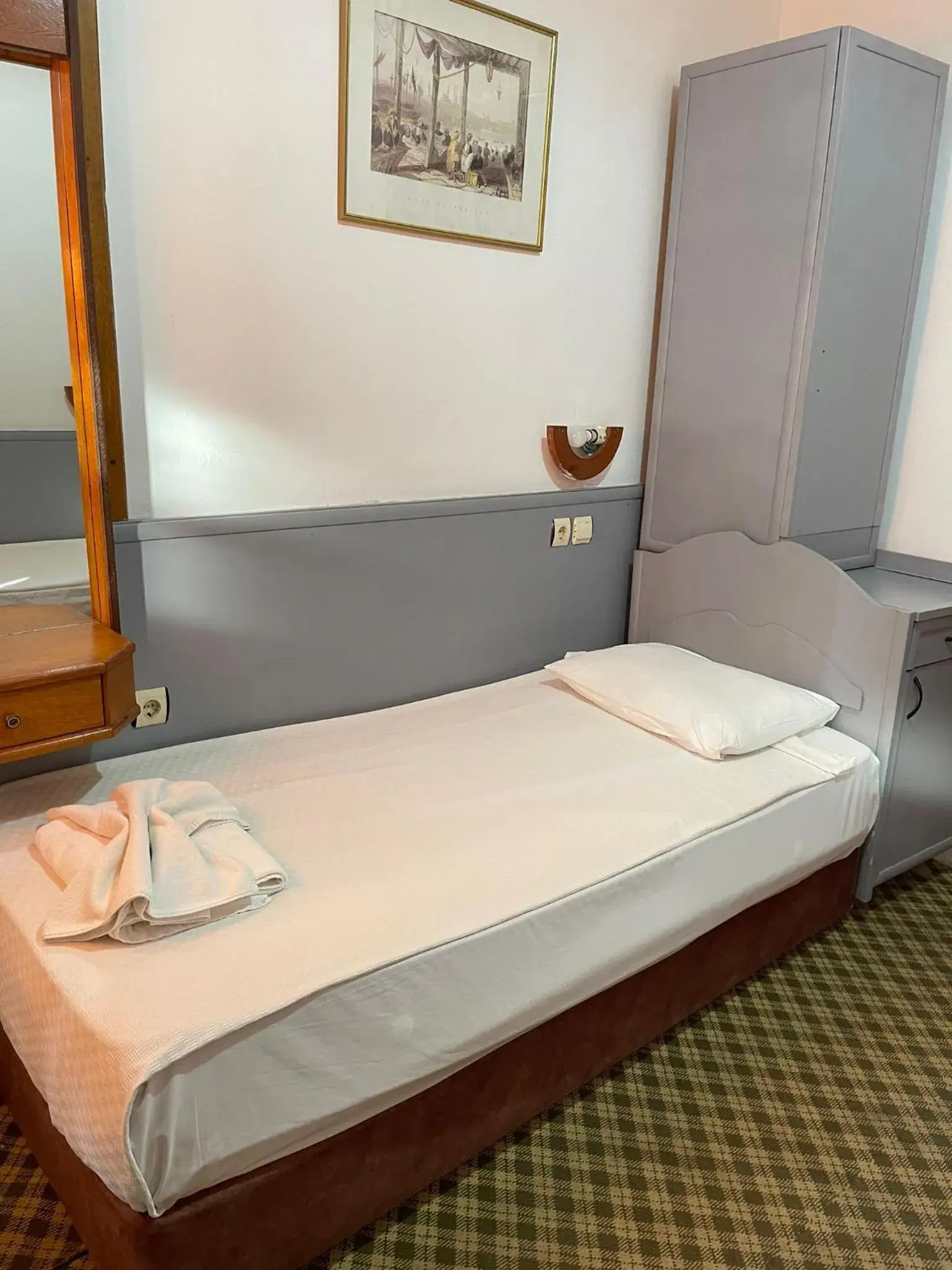 Bed in Hotel Karyatit Kaleici