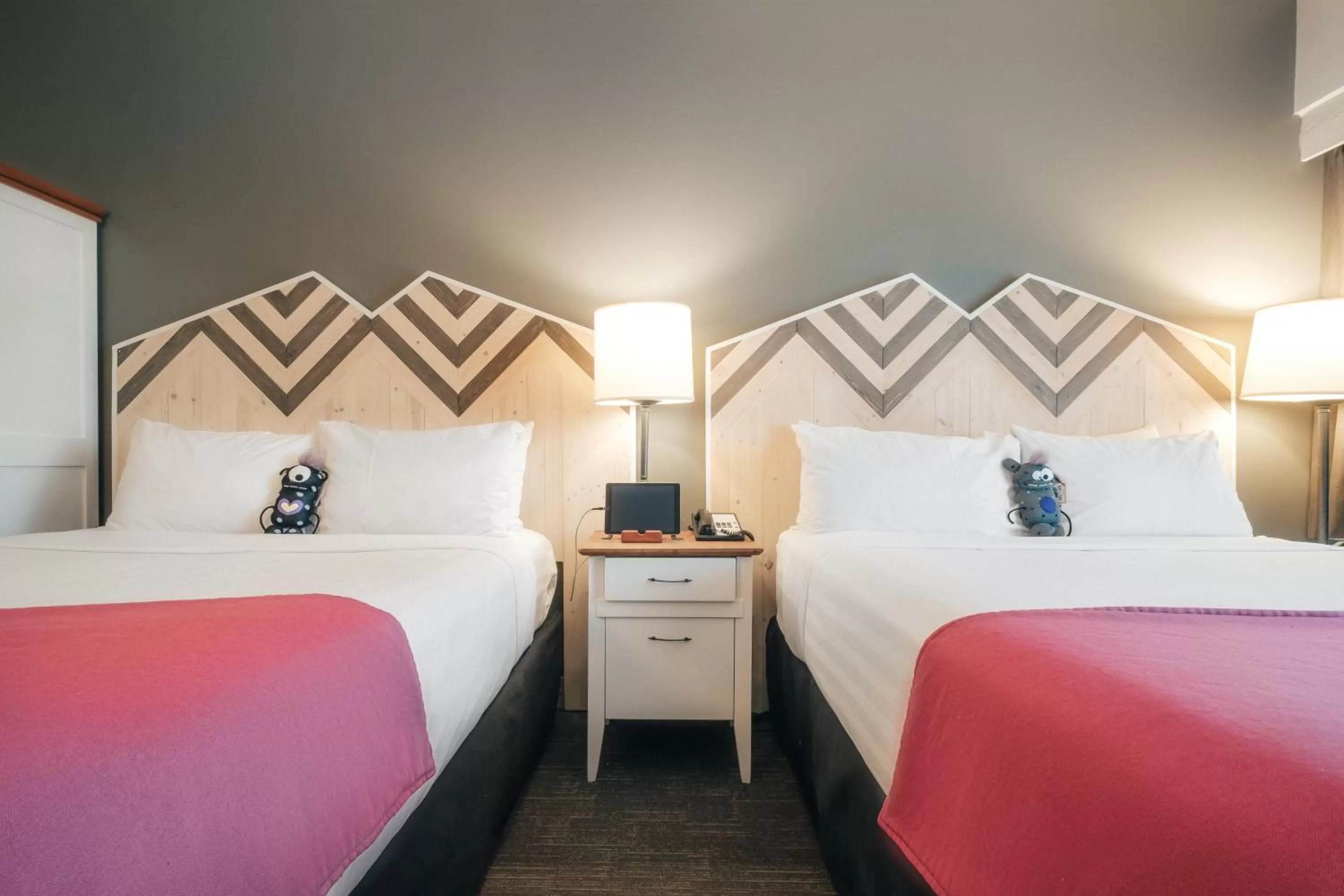 Bed in Summit Lodge Boutique Hotel by Paradox