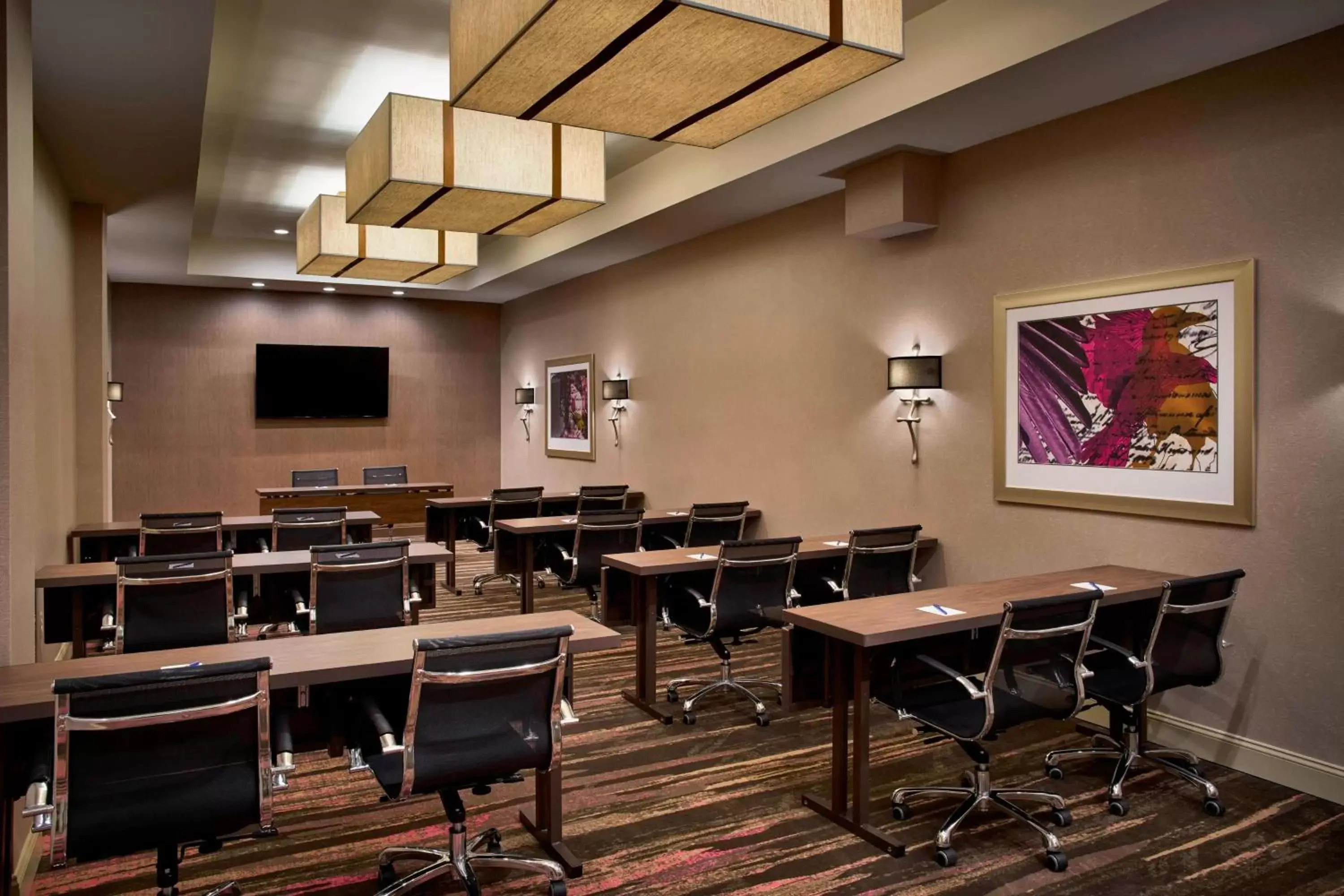 Meeting/conference room, Restaurant/Places to Eat in Delta Hotels by Marriott Baltimore Inner Harbor