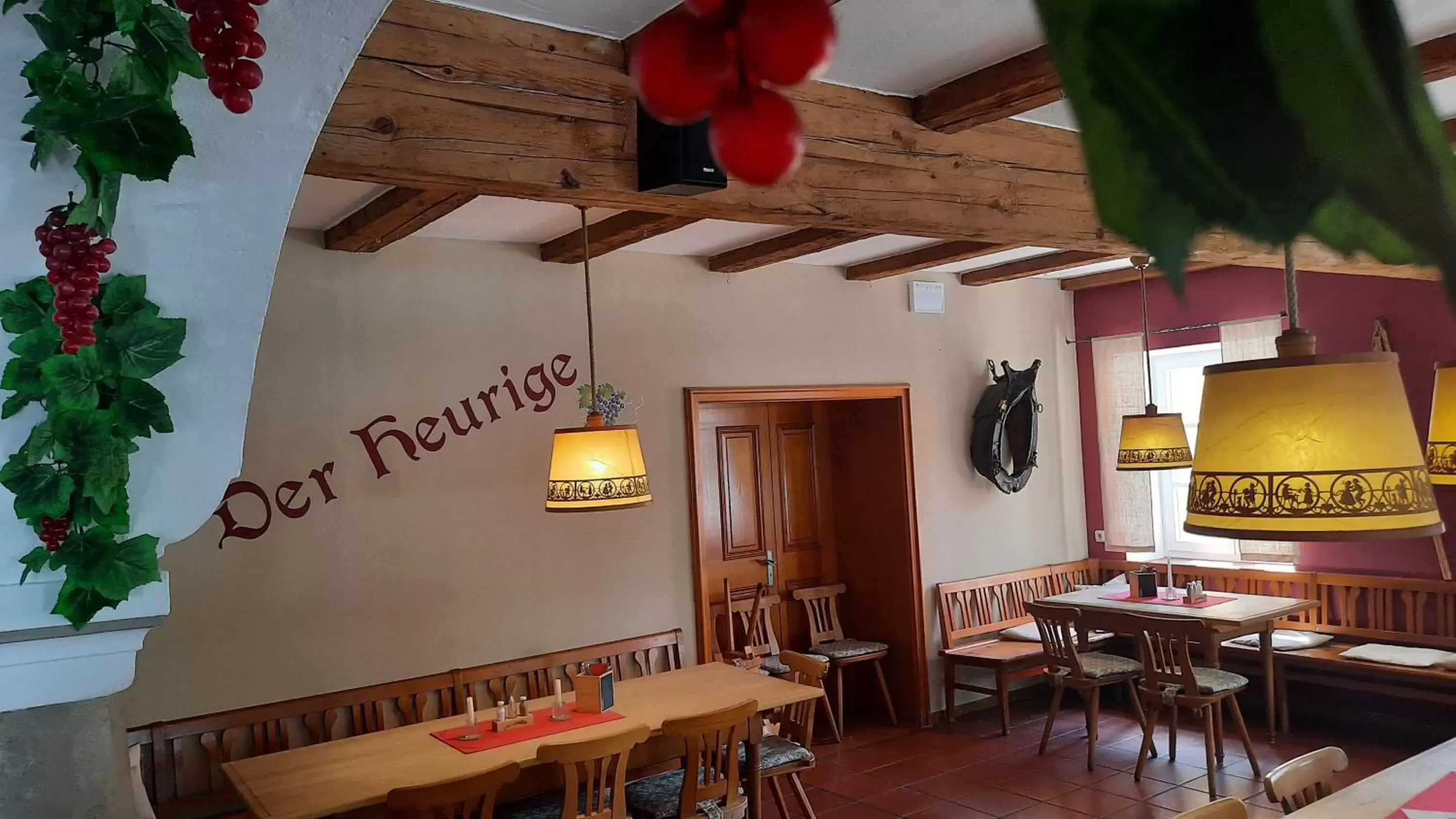 Restaurant/Places to Eat in Der Heurige im Gasthaus zum Löwen