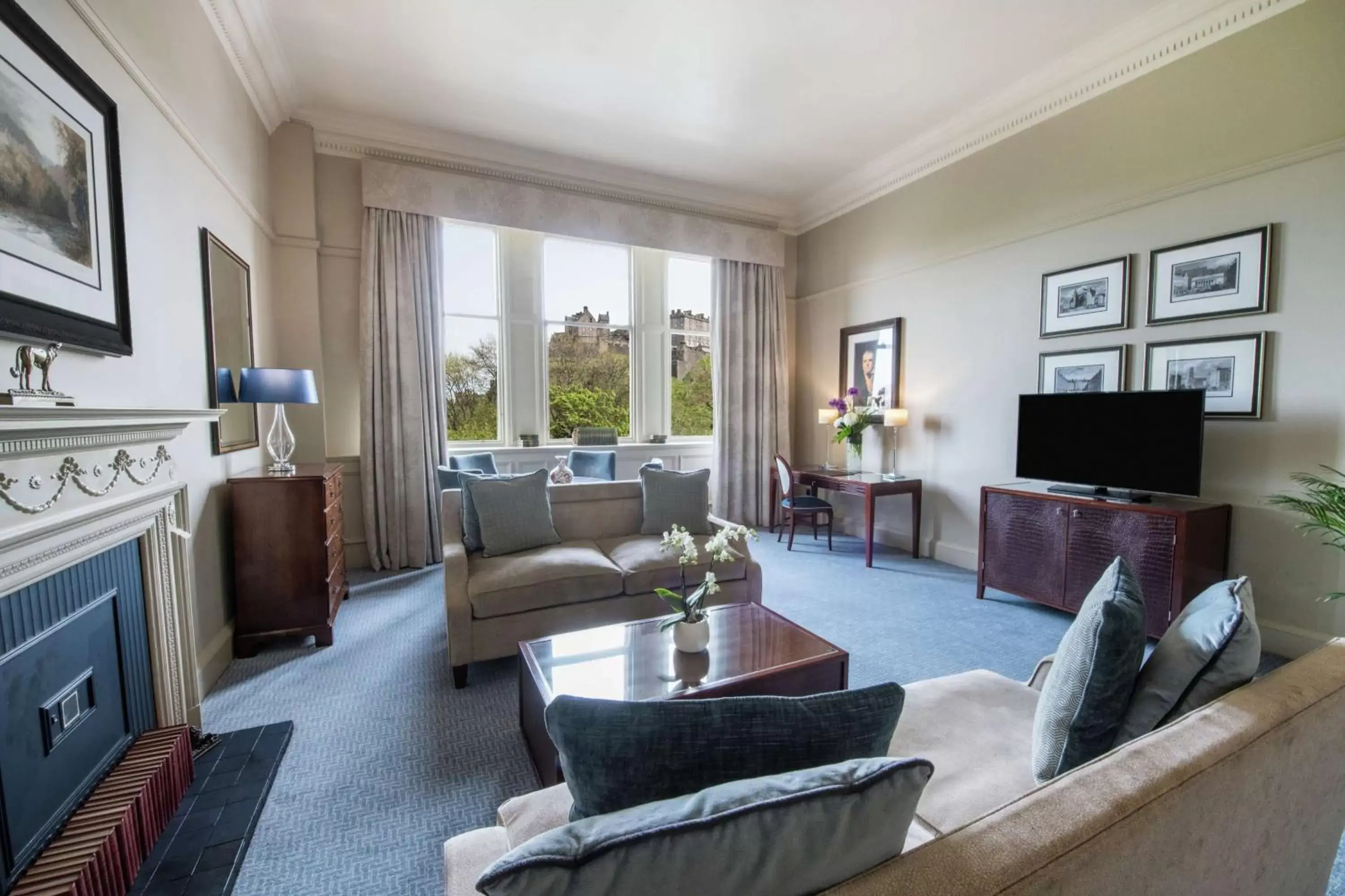 Bedroom, Seating Area in Waldorf Astoria Edinburgh - The Caledonian