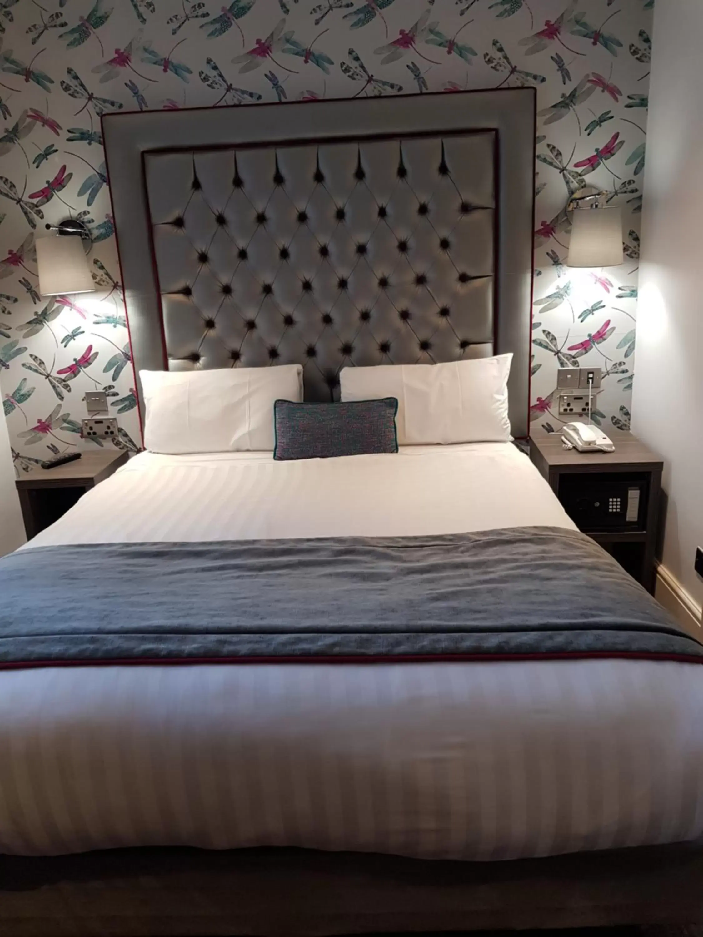 Bedroom, Bed in The Beverley Hotel London - Victoria