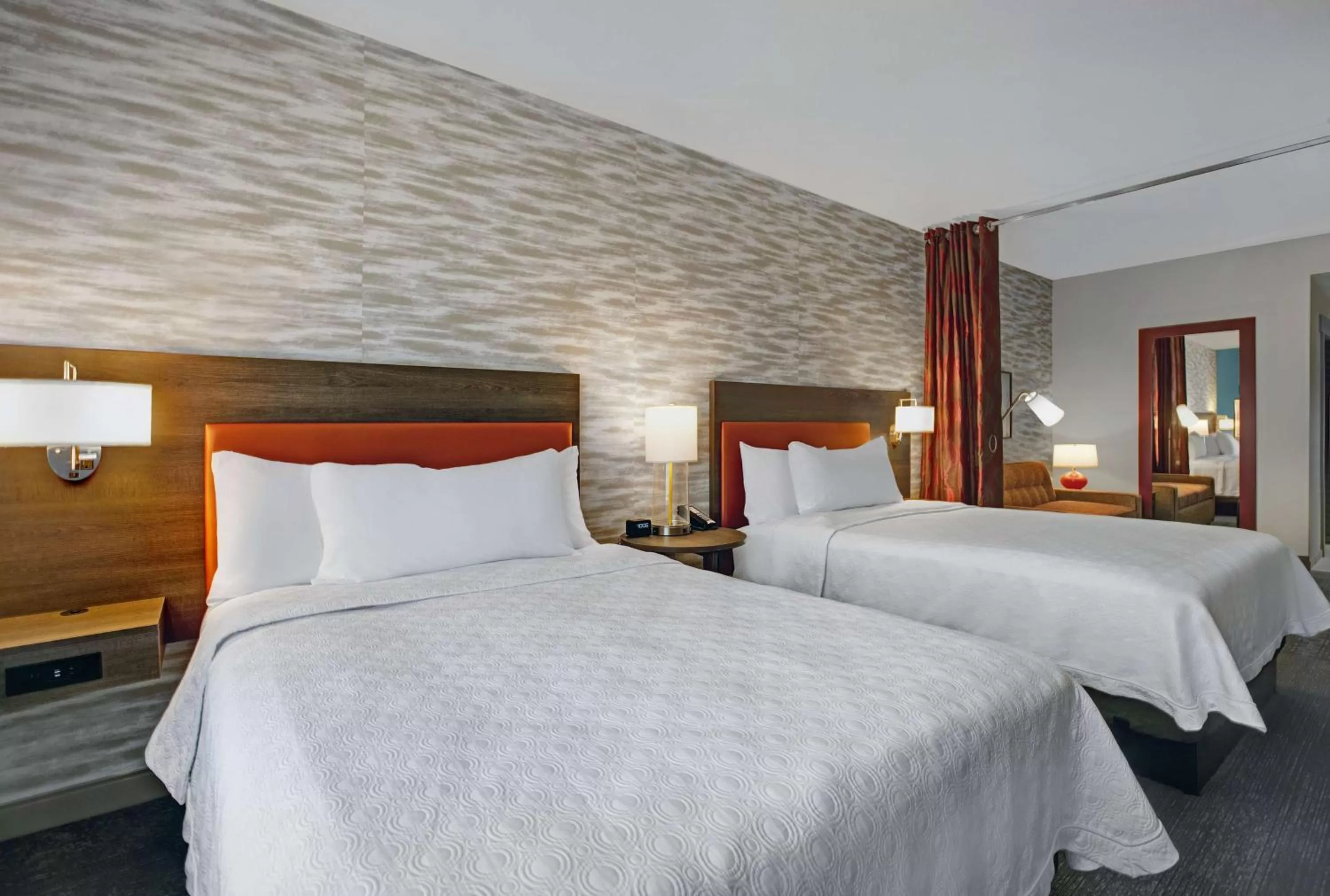 Bed in Home2 Suites By Hilton Richmond