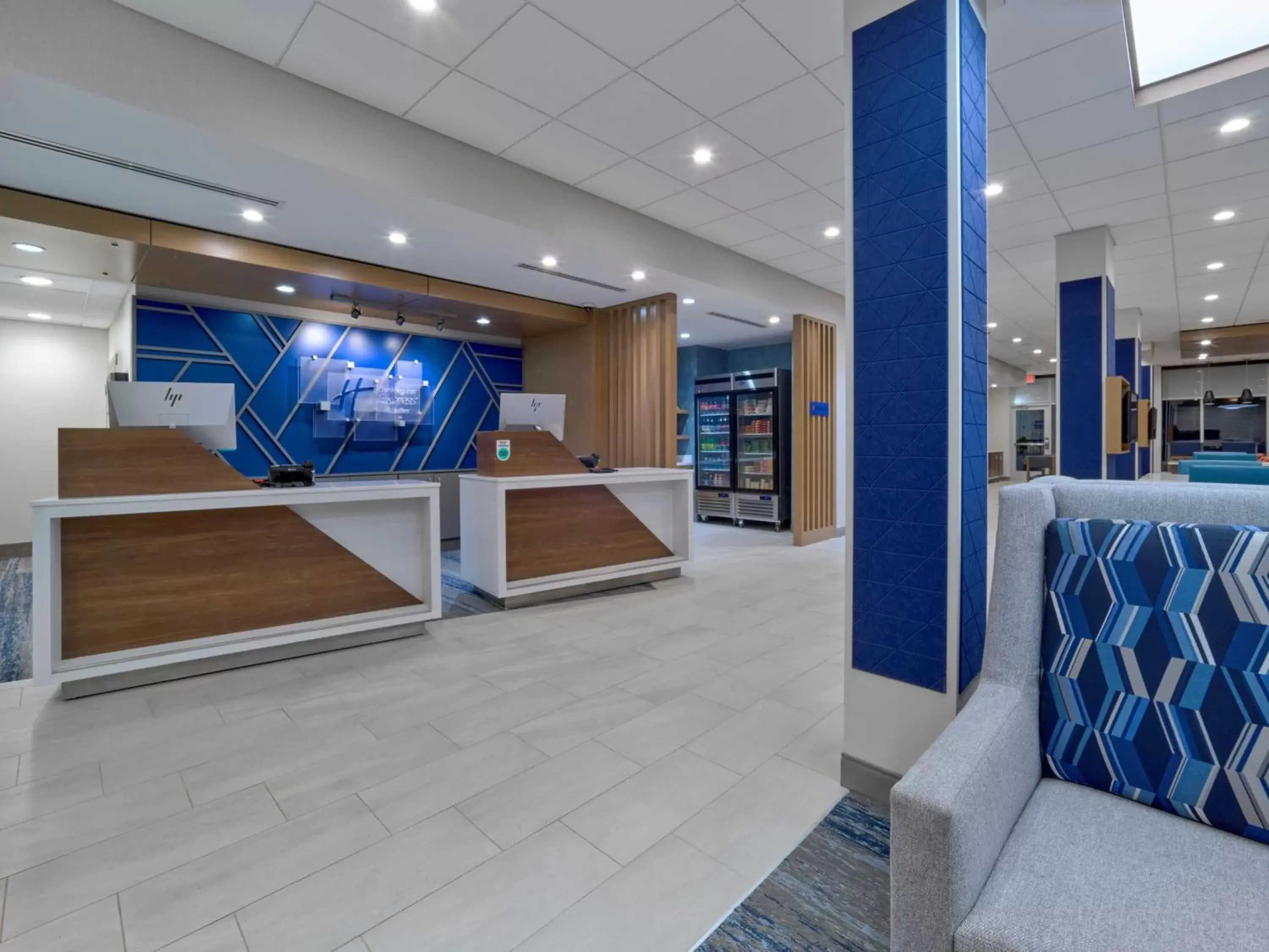 Lobby or reception in Holiday Inn Express - Huntsville Space Center, an IHG Hotel