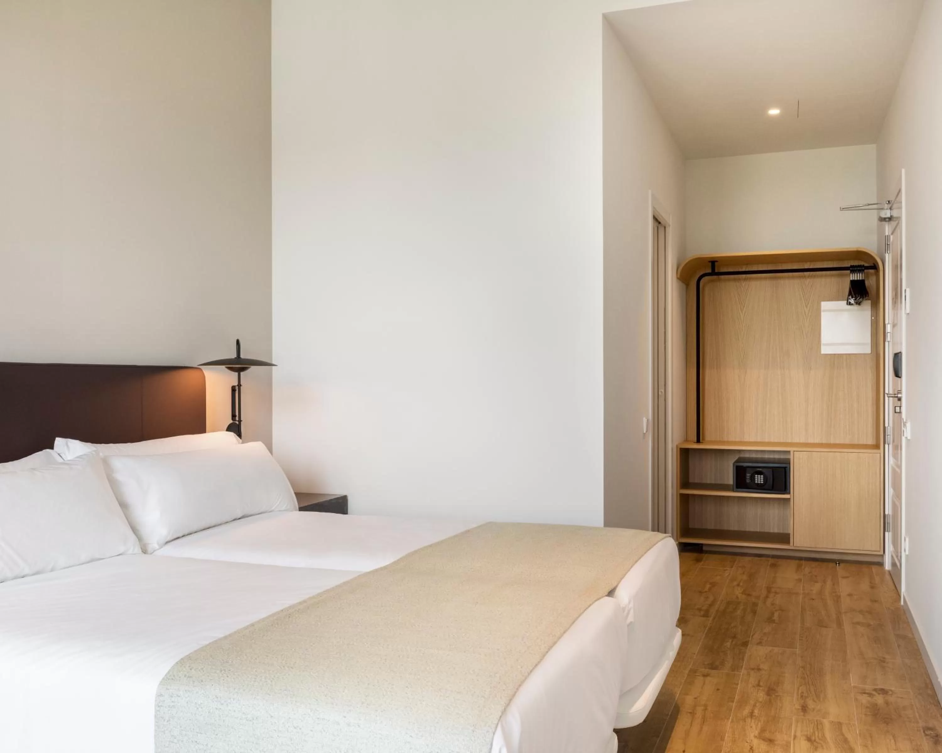 Photo of the whole room, Bed in Alta House Begur