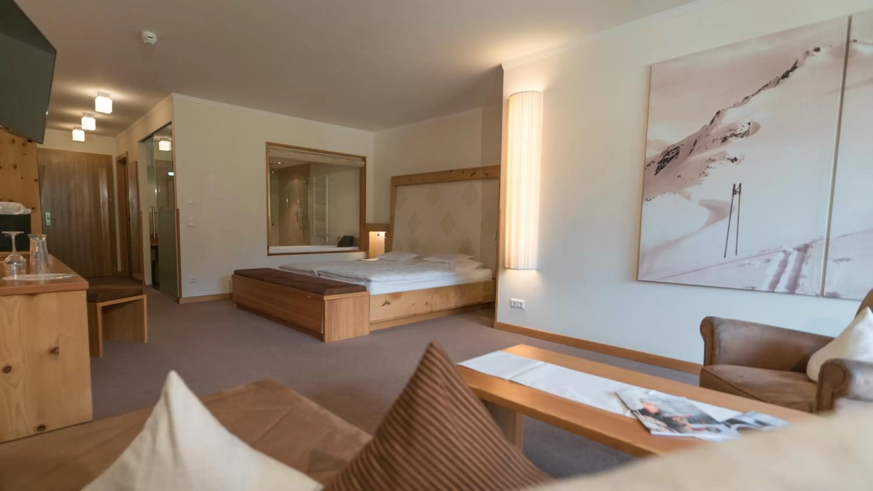 Photo of the whole room, Bed in Wellnesshotel Mein Almhof Superior