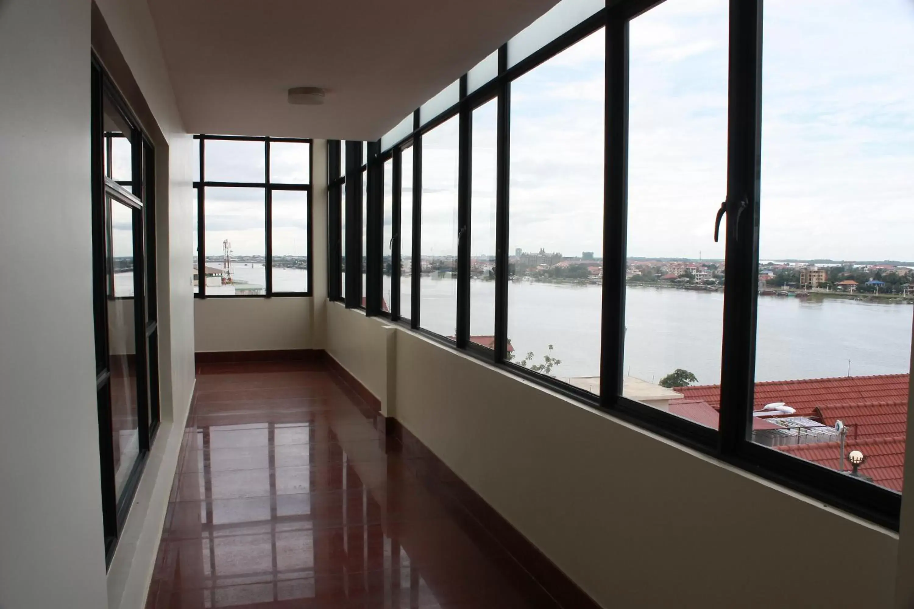 River view, Balcony/Terrace in Lux Riverside Hotel & Apartment