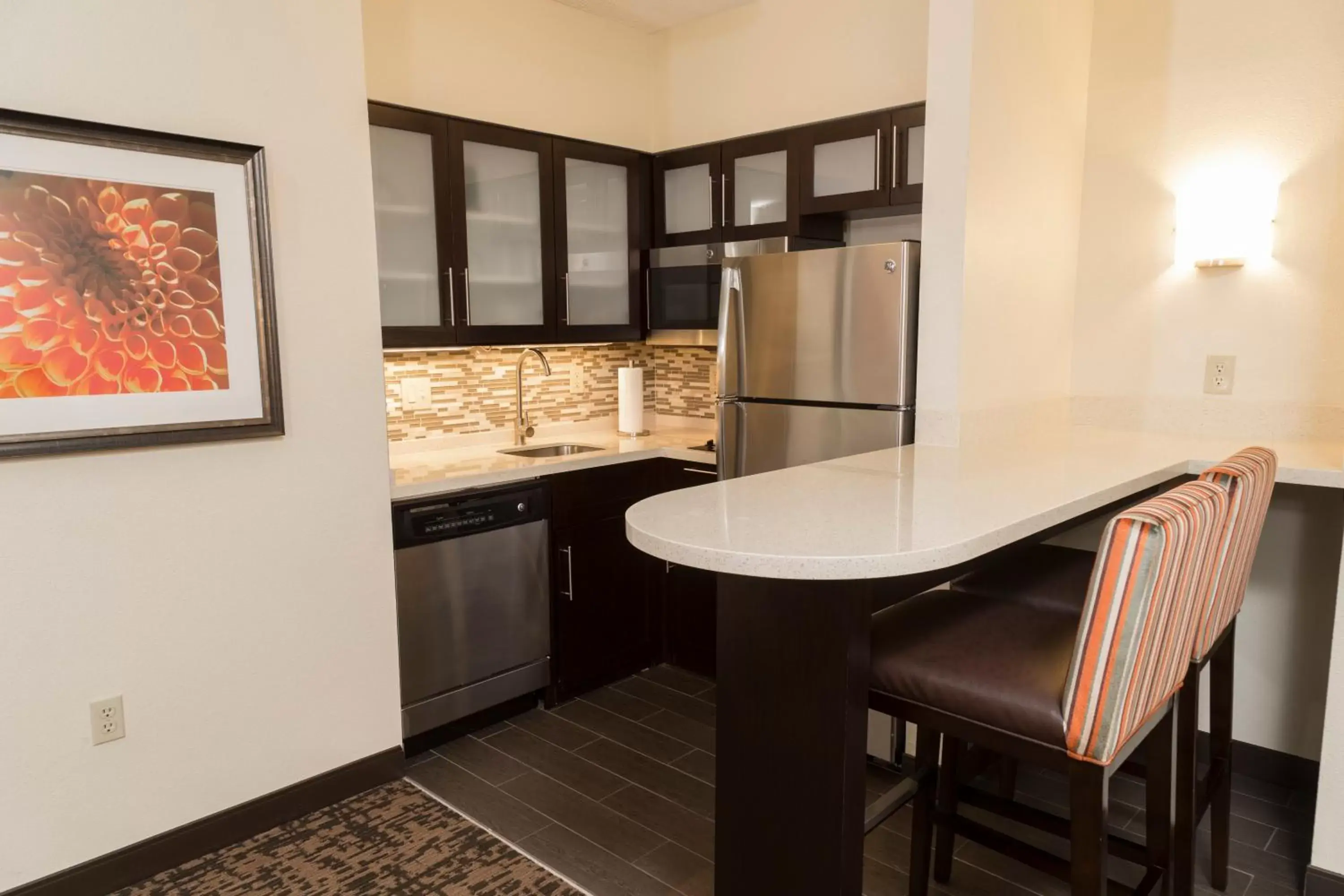 Photo of the whole room, Kitchen/Kitchenette in Staybridge Suites Indianapolis-Fishers, an IHG Hotel