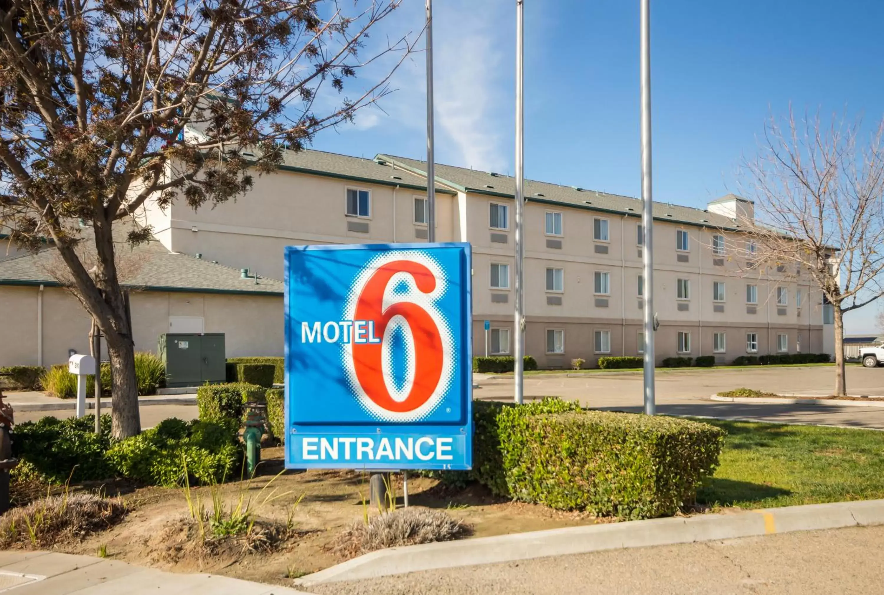 Property Building in Motel 6-Lemoore, CA