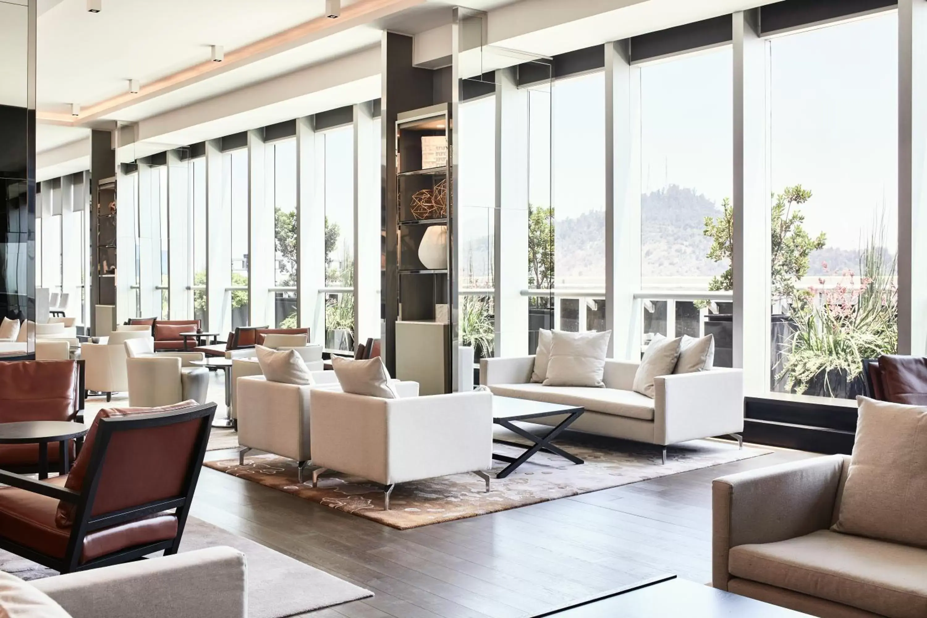 Living room in AC Hotel by Marriott Santiago Costanera Center