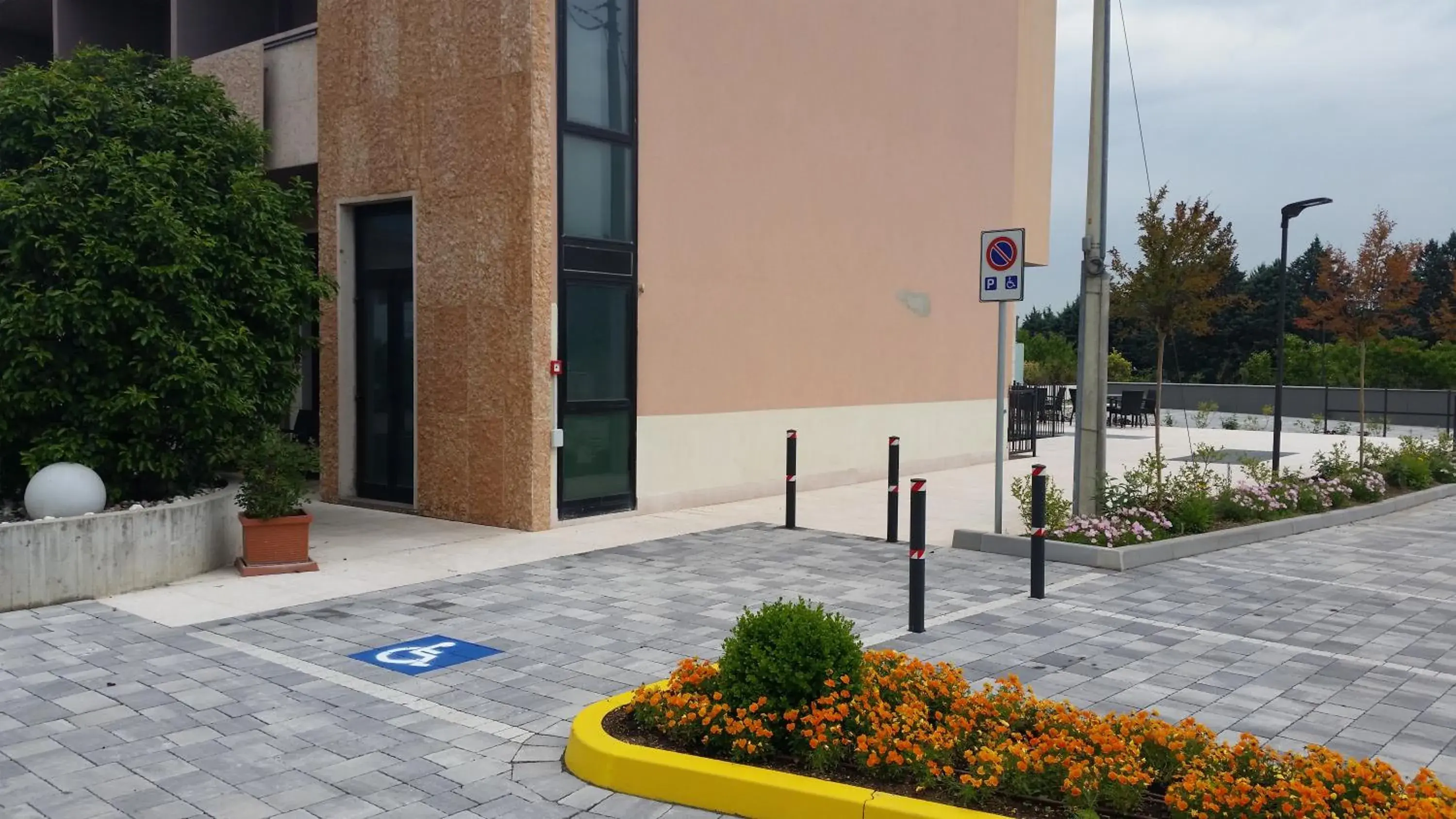 Area and facilities, Property Building in Hotel Brandoli