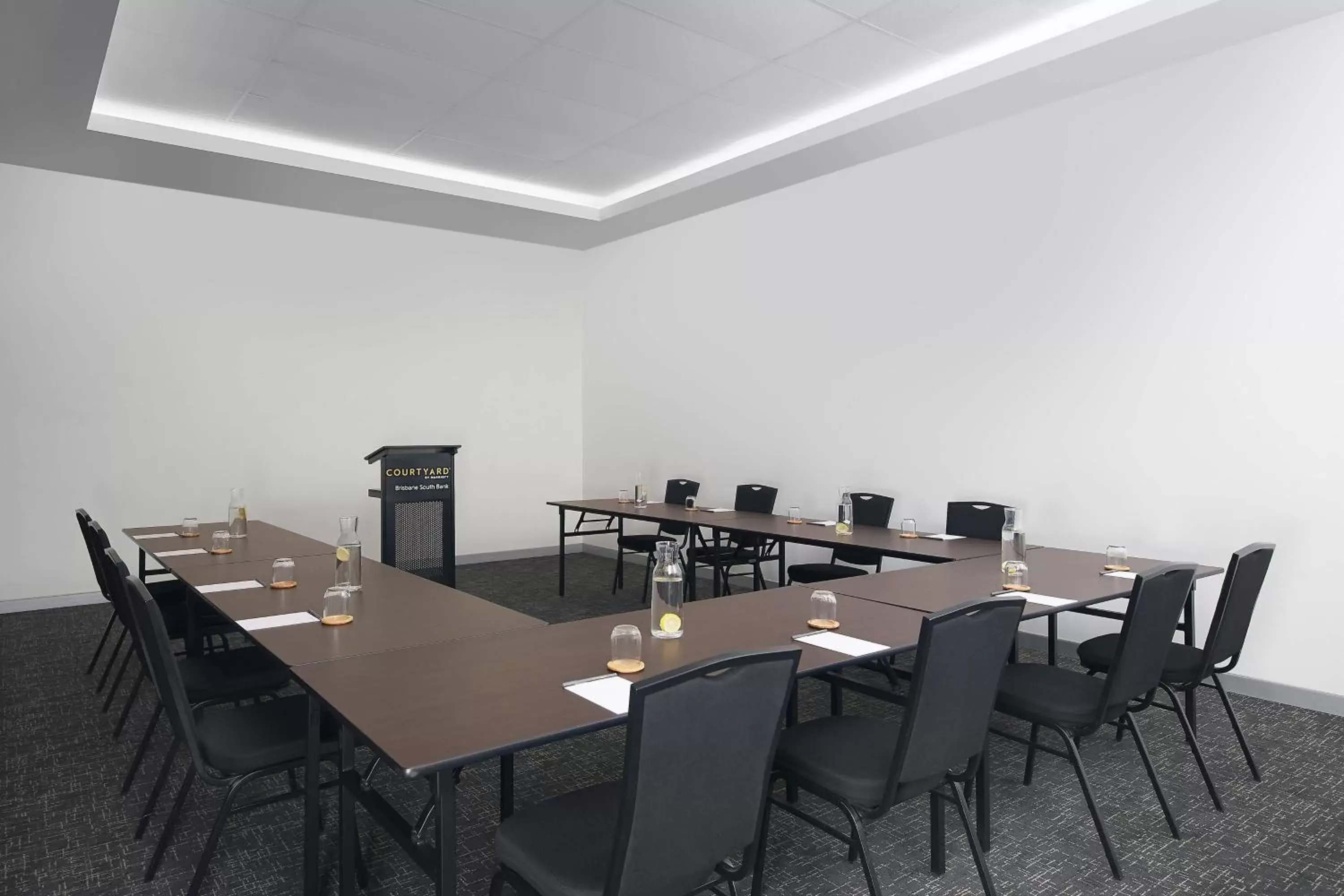 Meeting/conference room in Courtyard by Marriott Brisbane South Bank