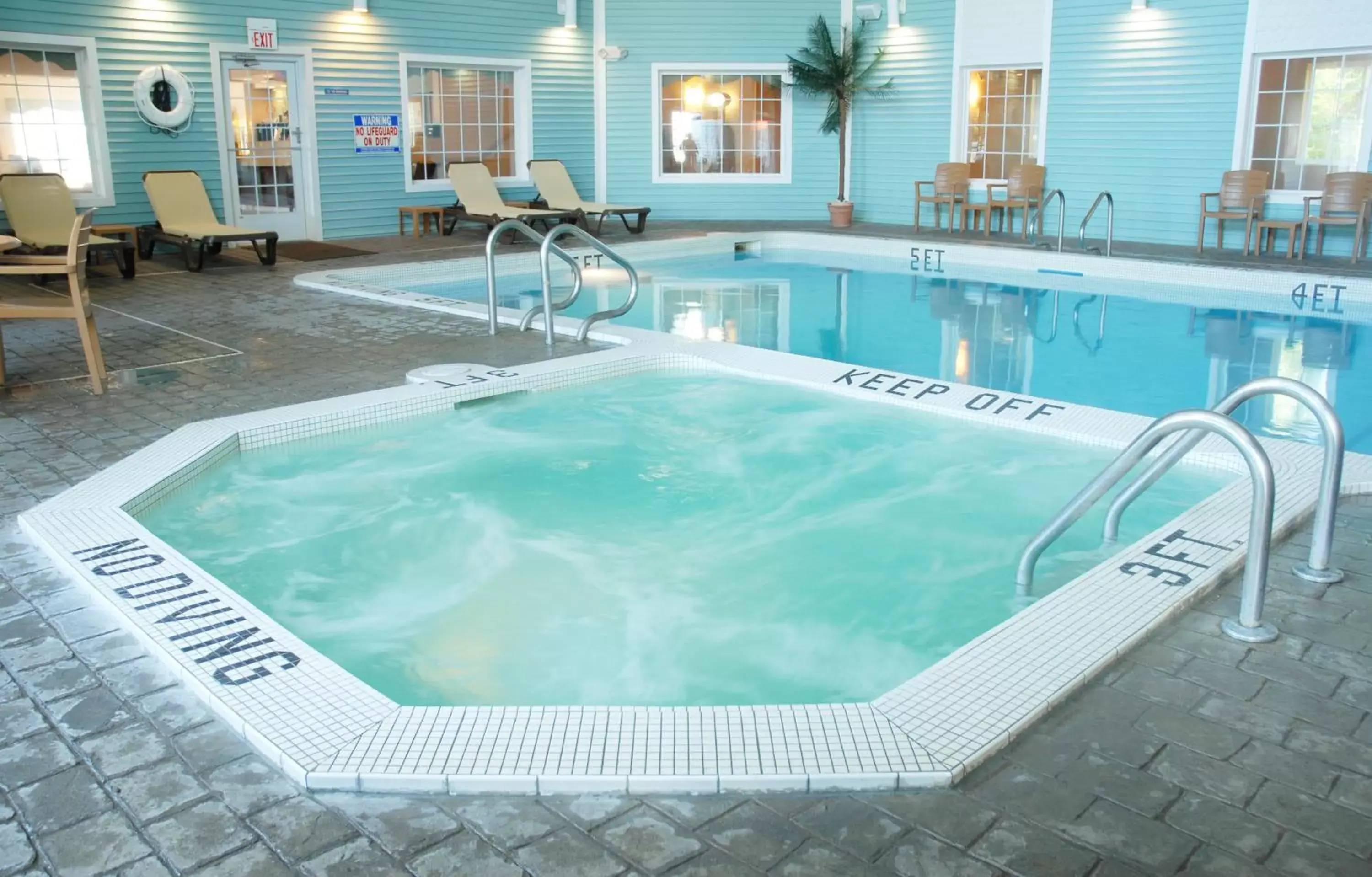 Swimming Pool in Sugar Beach Resort Hotel