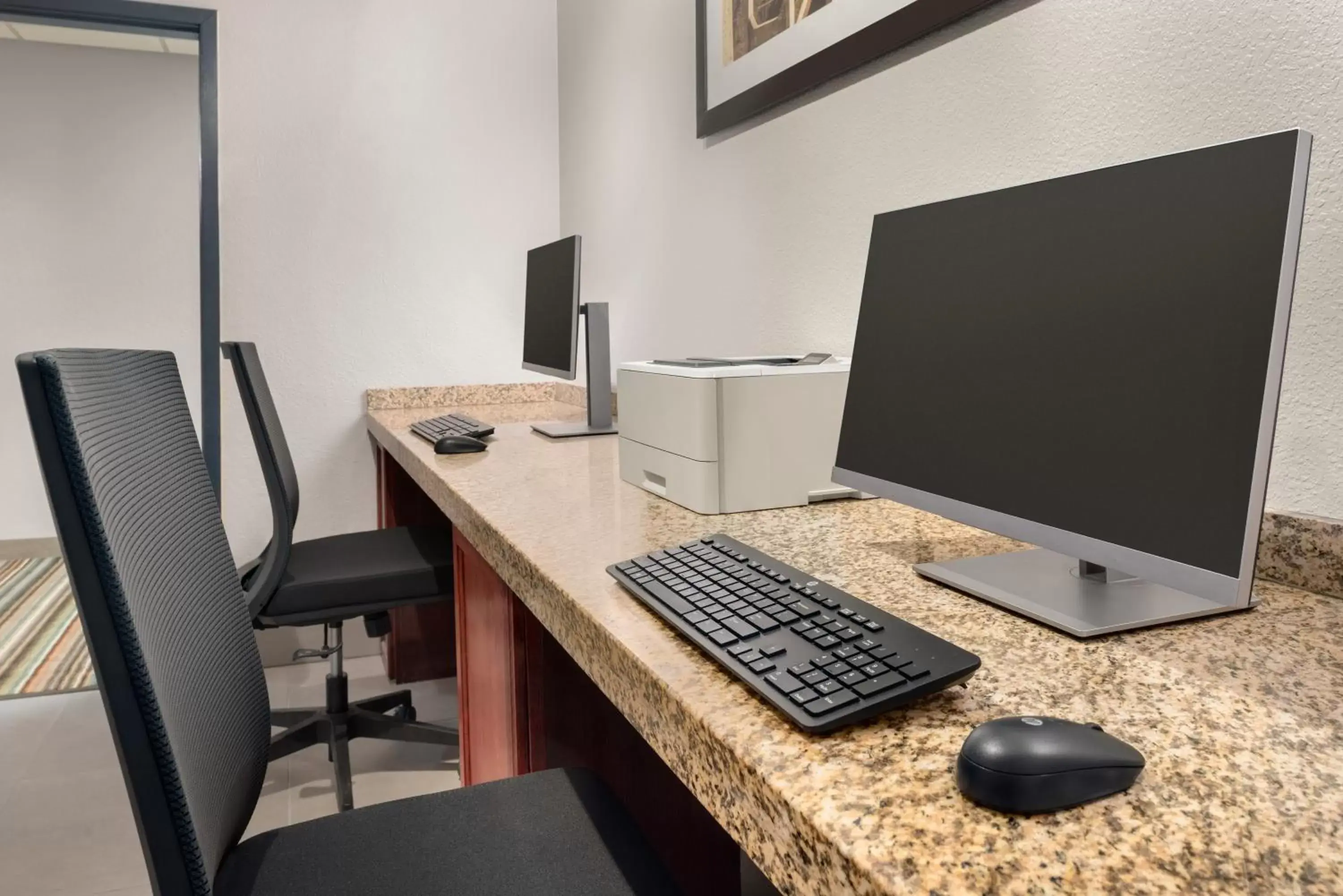 Business facilities, TV/Entertainment Center in Country Inn & Suites by Radisson, Pella, IA