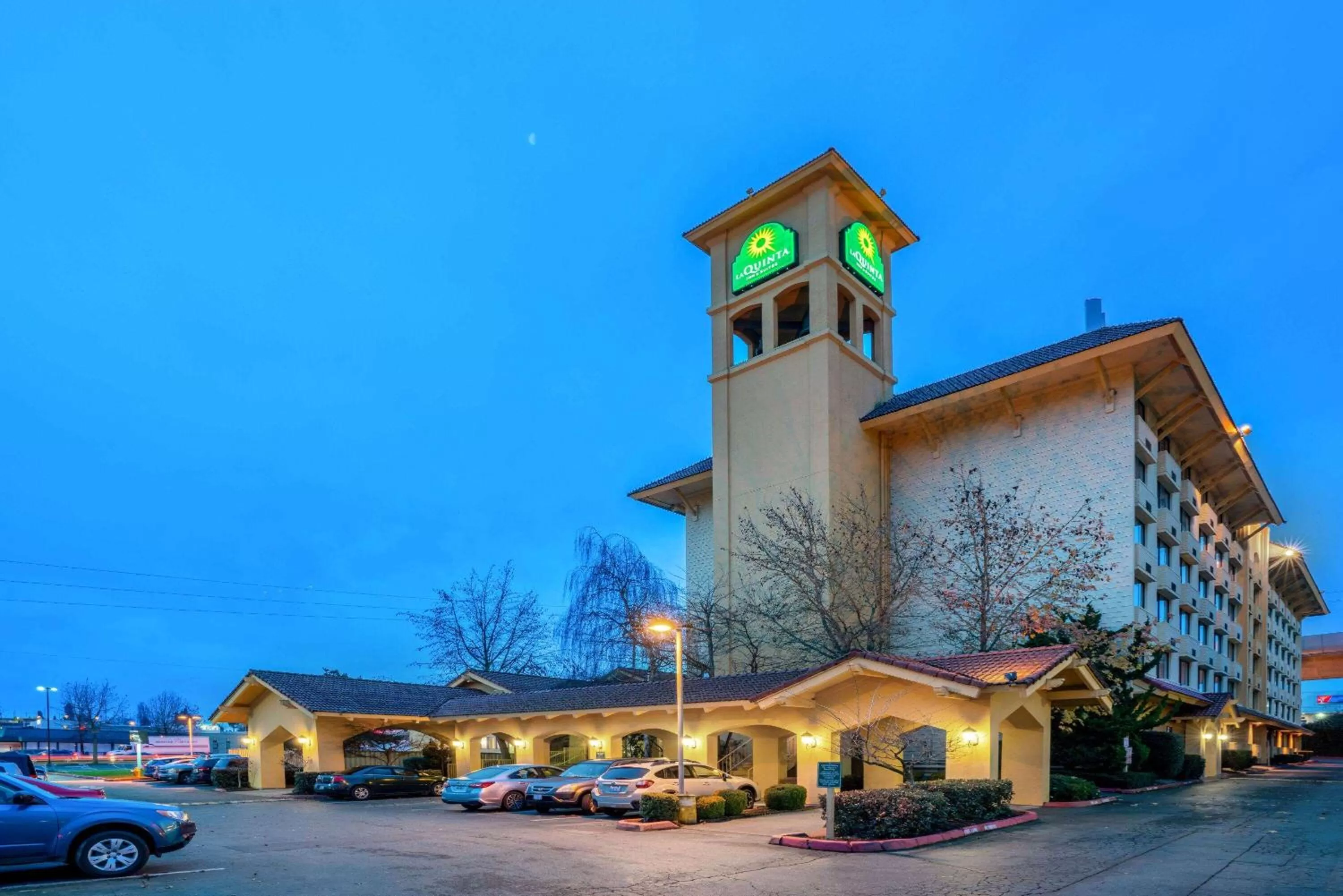 Property building in La Quinta by Wyndham Seattle Sea-Tac Airport
