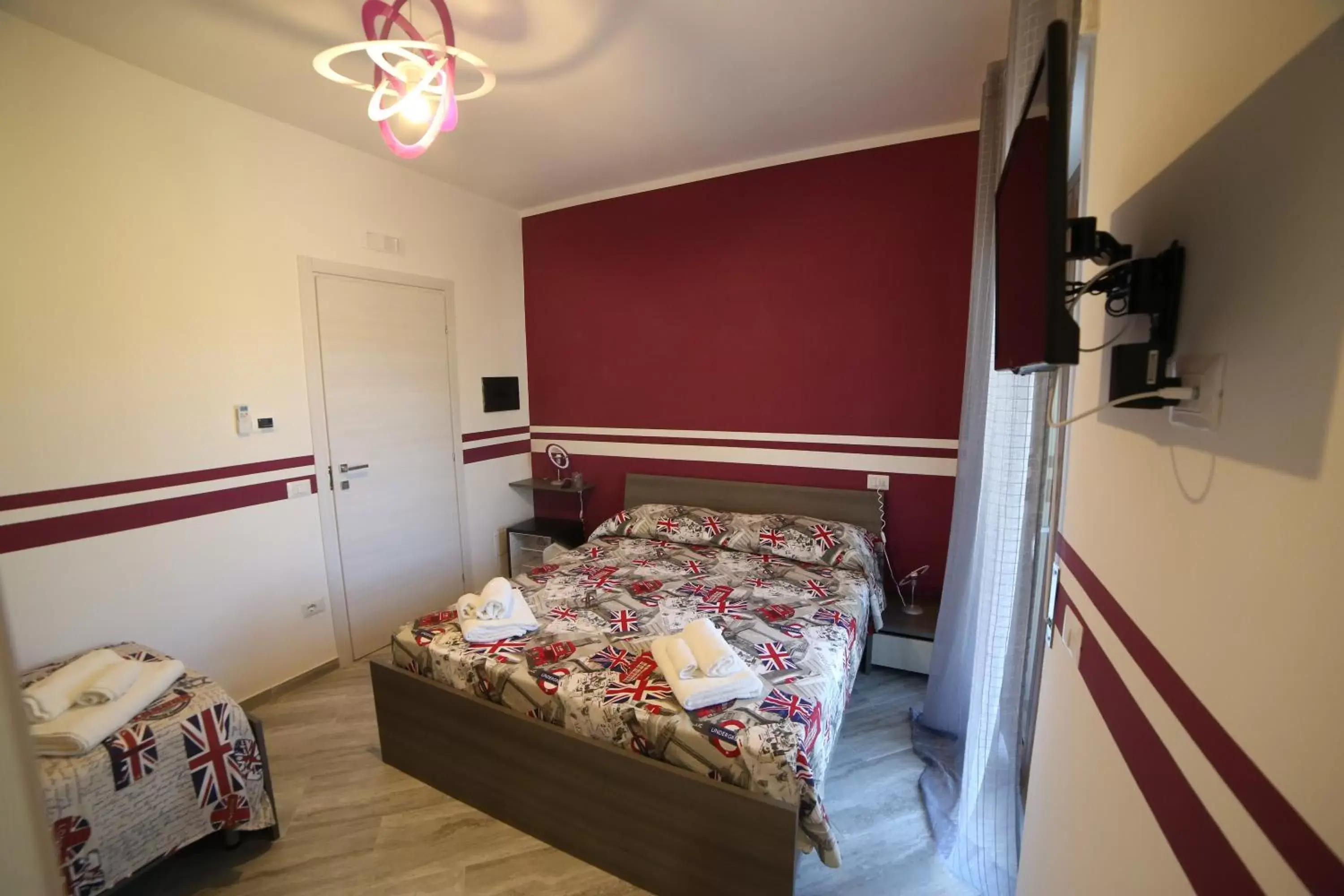 Bedroom, Bed in Parco Carrara